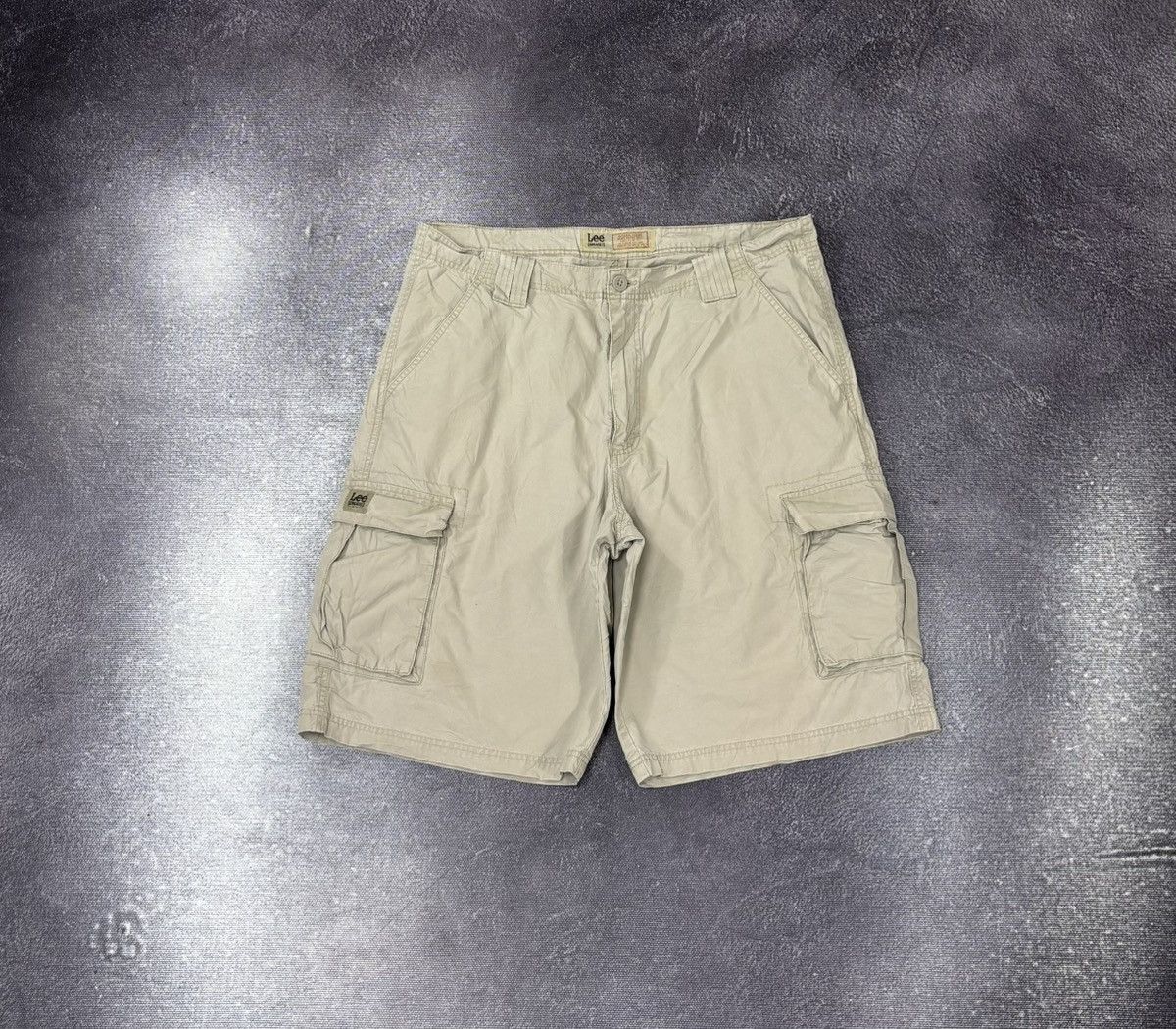 Lee Vintage Lee Dungarees Y2K Beige Work Hype Baggy Cargo Shorts Size US 36 / EU 52 - 1 Thumbnail