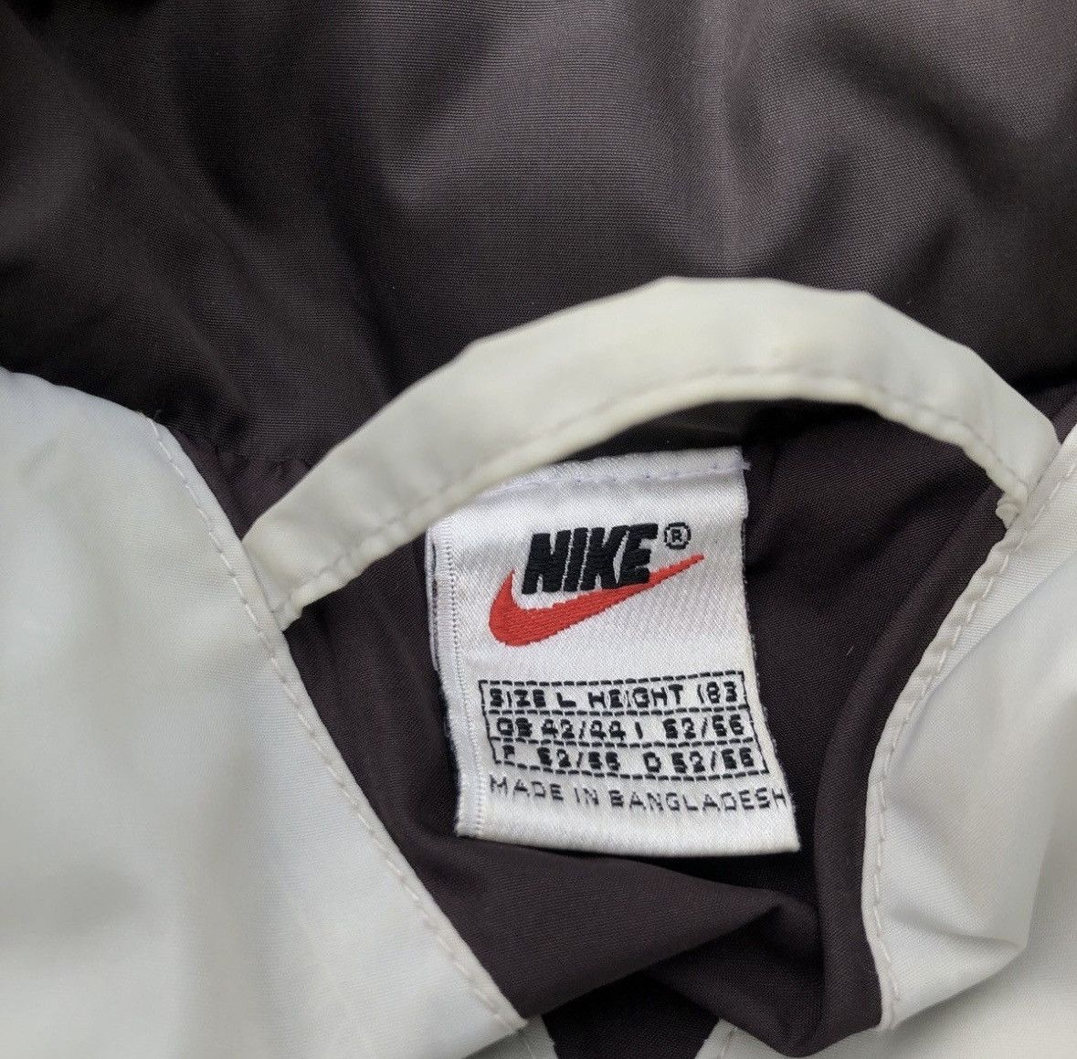 Nike Vintage Nike Puffer Big Swoosh Size US L / EU 52-54 / 3 - 7 Thumbnail