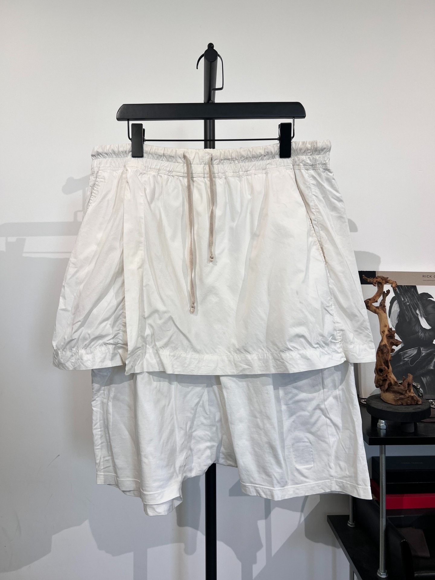 Rick Owens Drkshdw Rick Owens Drkshdw Drop-Crotch Mid-Length Shorts Size US 35 - 1 Thumbnail