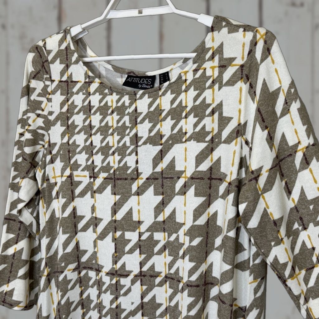 Vintage VINTAGE Attitudes by Renee Casknit Asymmetric Hem Green Houndstooth Tunic Top Women's Size Medium 3/4 Sleeve Round Neck Rayon Blend Size M / US 6-8 / IT 42-44 - 1 Thumbnail