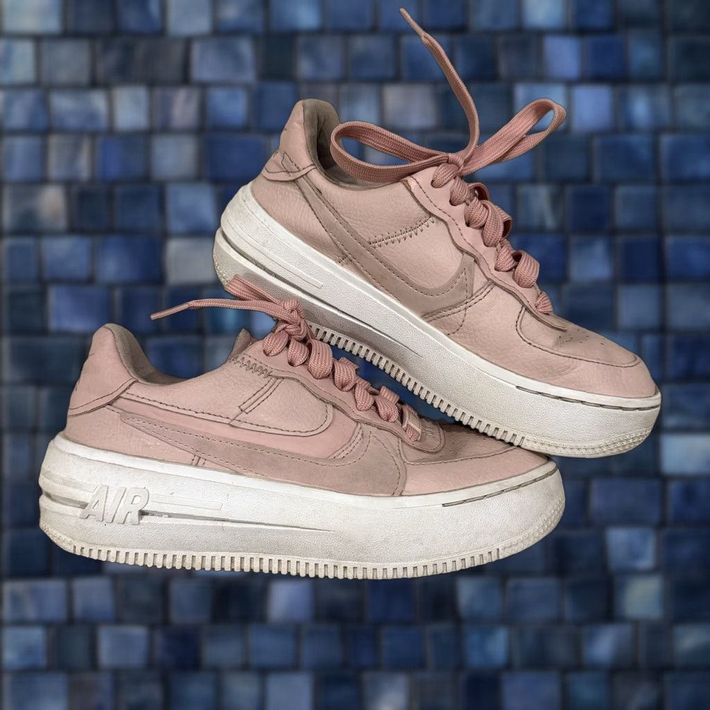 Nike Nike Air Force 1 Platform “Oxford Rose” DJ9946-602 Women’s 5.5 Pink Oxford Rose 90s Nike Air Force 1 Platform Women’s Athletic Casual Shoes Size US 5.5 / IT 35.5 - 1 Thumbnail