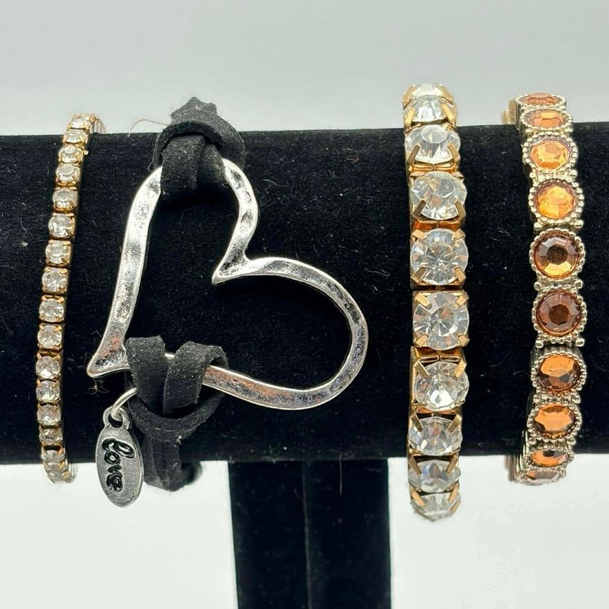 Other Black & Gold Heart Love Bracelet Bundle Size ONE SIZE - 1 Thumbnail