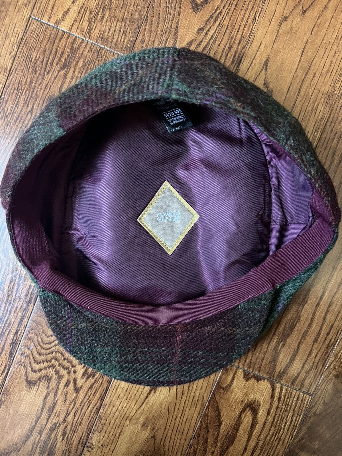 Other M&S Flat Cap Size Tartan Burgundy Pure New Wool - Made in UK Size 40 - 4 Thumbnail