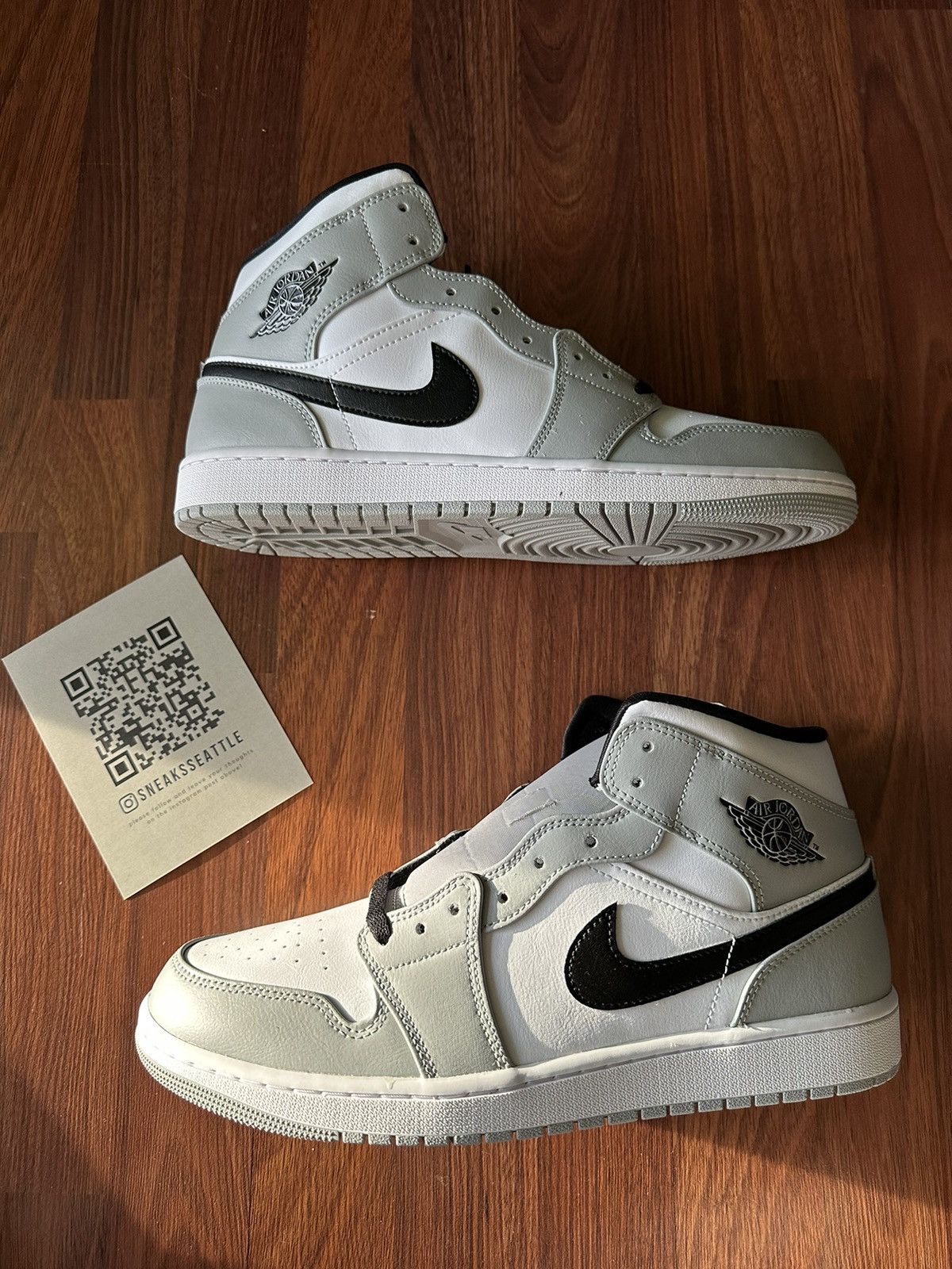 Jordan Brand Jordan 1 Mid Light Smoke Grey Size 12M 554724-092 Size US 12 / EU 45 - 1 Thumbnail