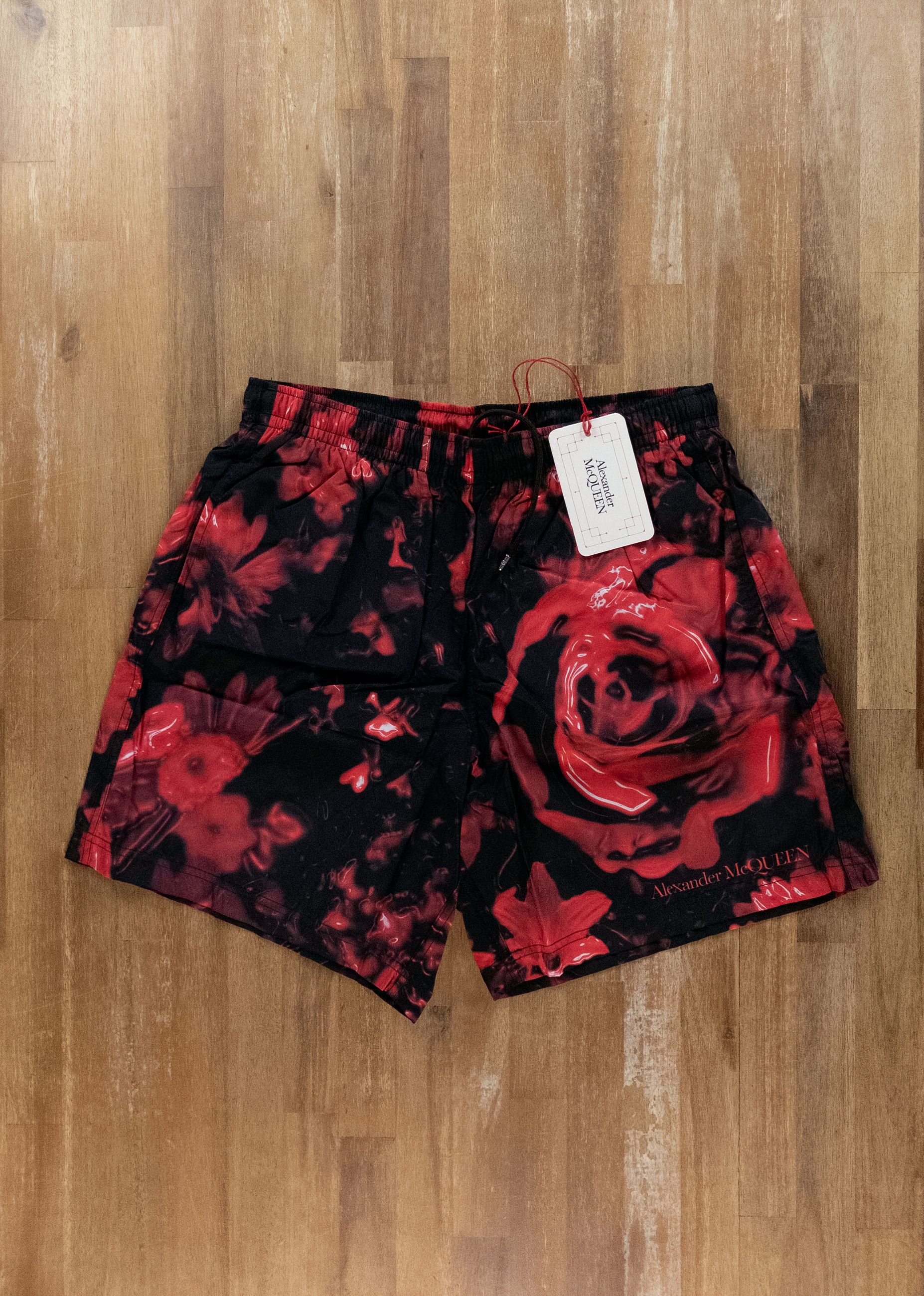 Alexander McQueen ALEXANDER MCQUEEN red & black Wax Floral swim shorts Large Size US 34 / EU 50 - 2 Thumbnail
