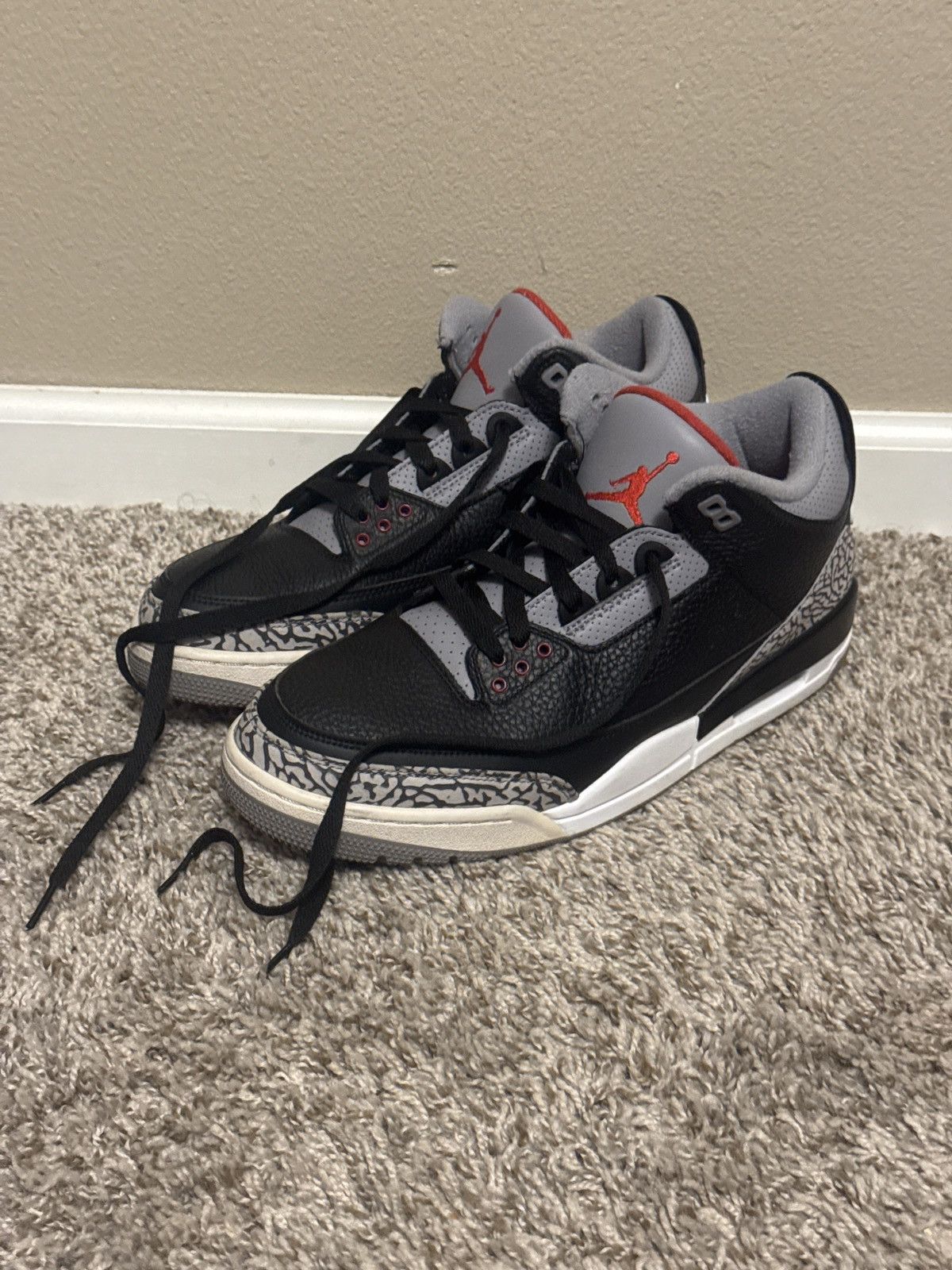 Jordan Brand Jordan Retro 3 Black Cement Size 10.5 Size US 10.5 / EU 43-44 - 1 Thumbnail