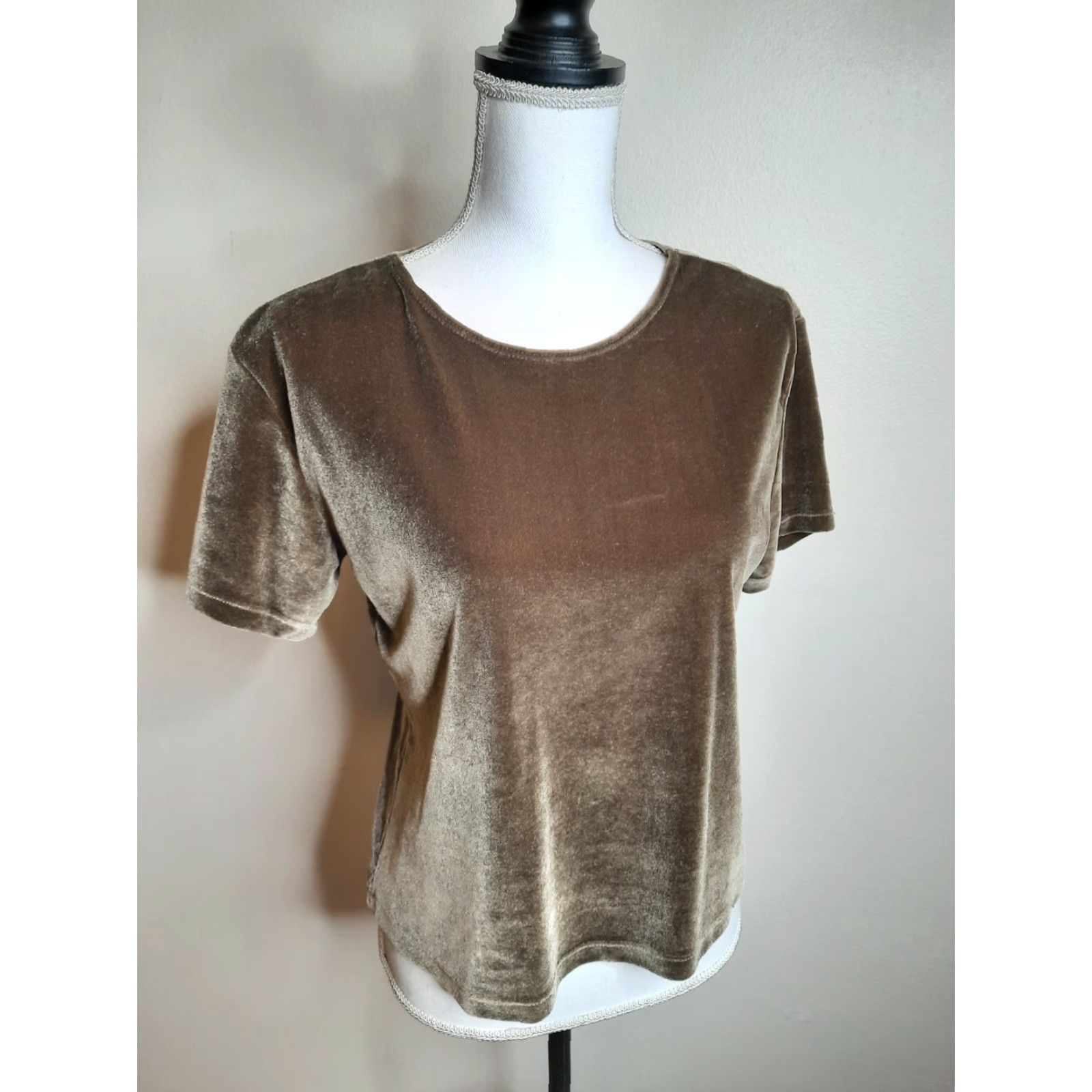 Velour VINTAGE Gemilli T-Shirt Brown Velour Short Sleeve Women's Medium 90s Velvet Cotton Nylon Spandex Cropped Formal Round Neck Women Size M / US 6-8 / IT 42-44 - 4 Thumbnail