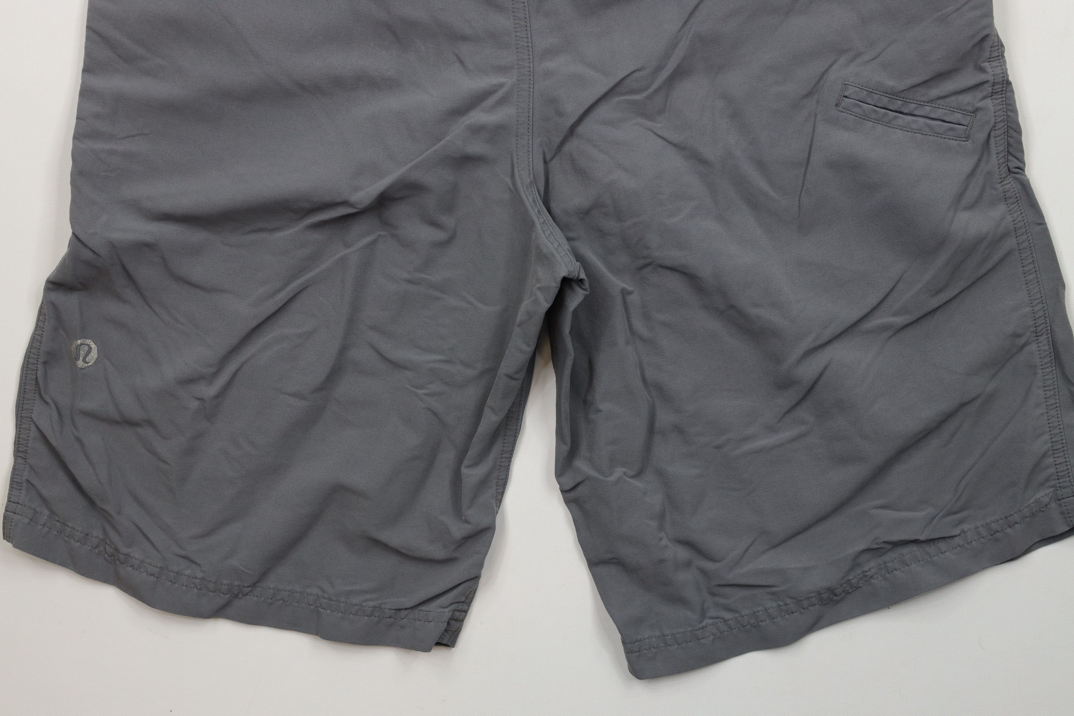 Lululemon × Vintage Vintage Lululemon Flat Front Stretch Golf Chino Shorts Gray Size US 36 / EU 52 - 12 Thumbnail