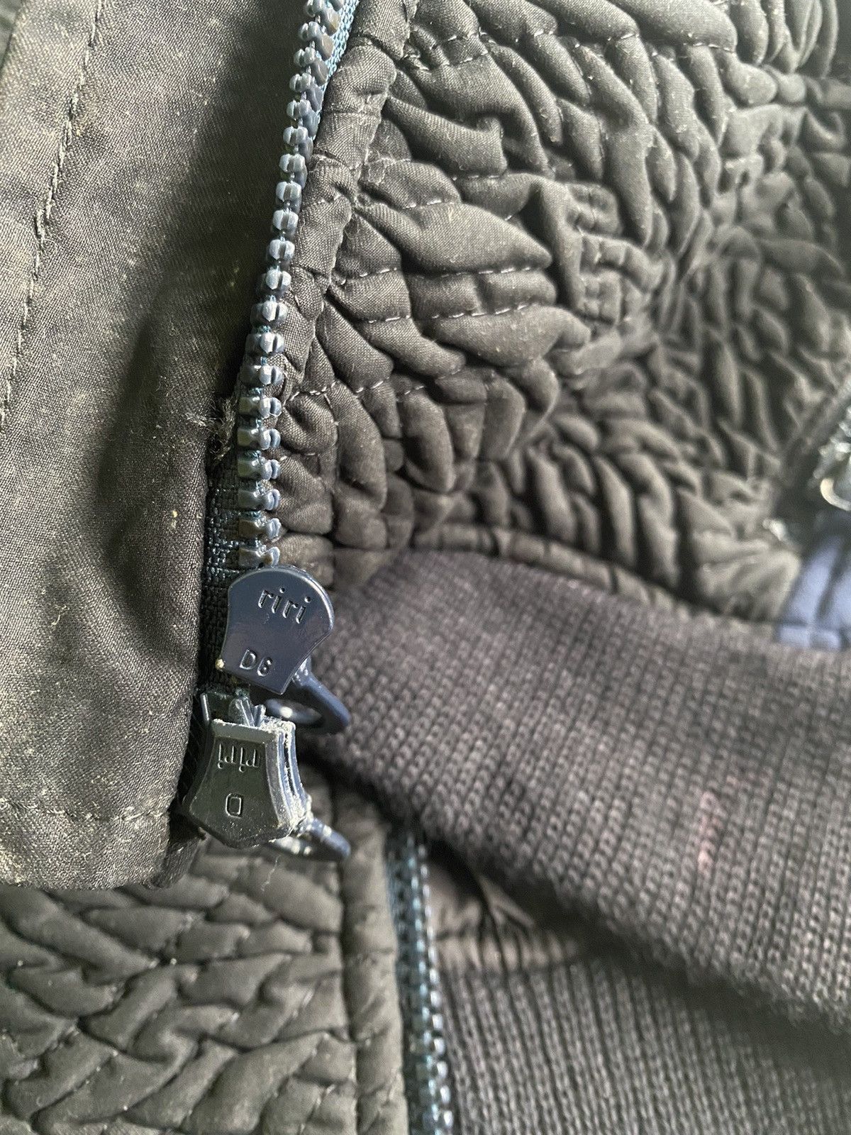 Giorgio Armani Giorgio Armani Neve Quilted pullover zip up Black Jackets Size M / US 6-8 / IT 42-44 - 12 Thumbnail