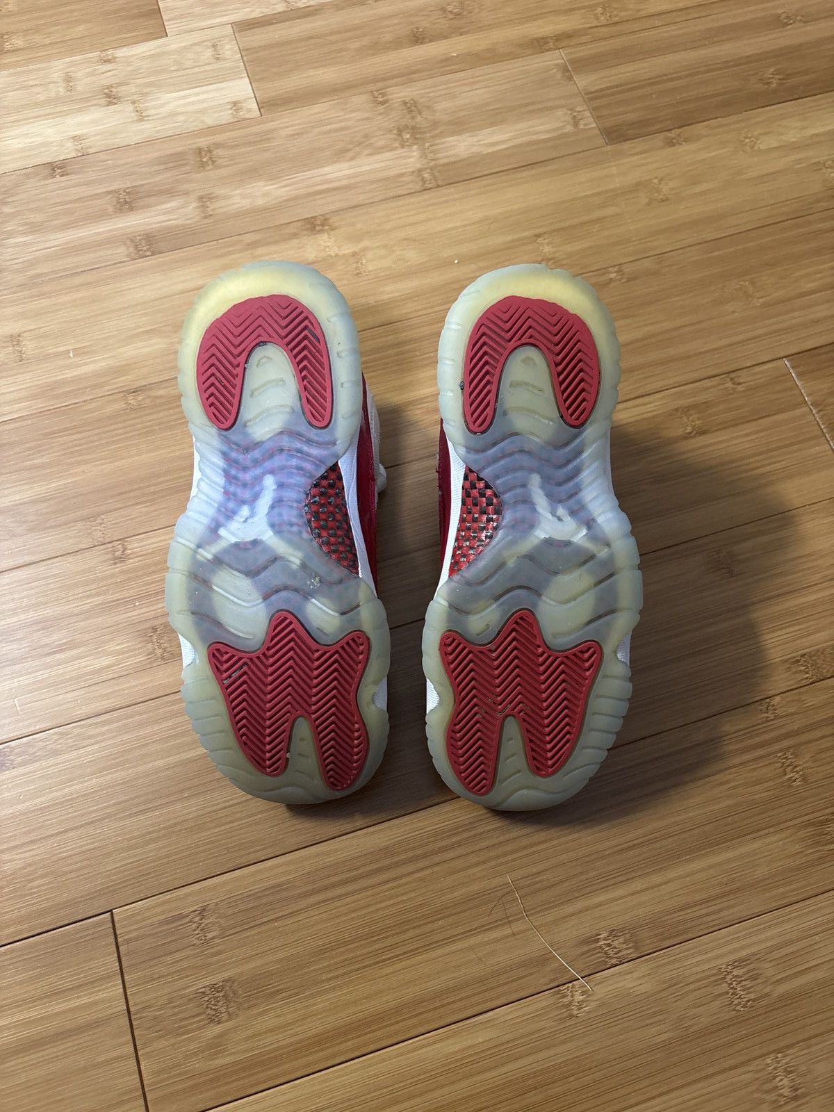 Jordan Brand × Nike Air Jordan 11 ‘Cherry’ GS Size US 5 / EU 37 - 5 Thumbnail