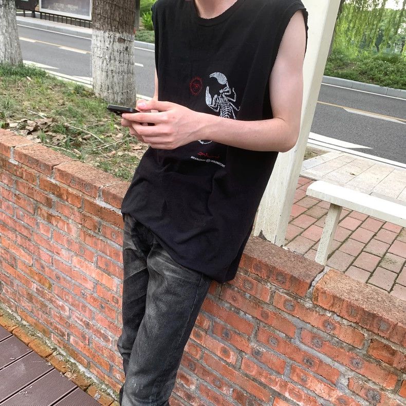 Undercover Undercover 03ss scab period scorpion print sleeveless blac Size US L / EU 52-54 / 3 - 9 Thumbnail