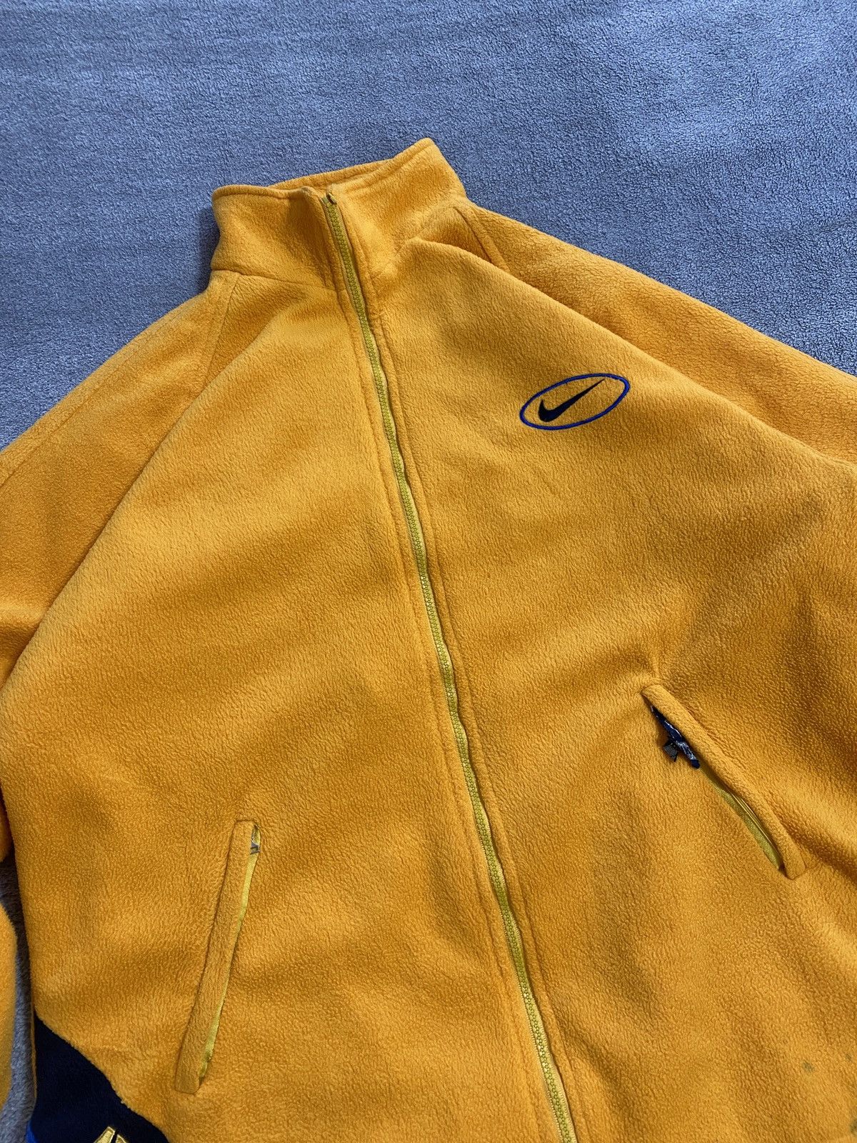 Nike Nike distressed vintage fleece big swoosh 90s Y2k Size US XL / EU 56 / 4 - 13 Thumbnail
