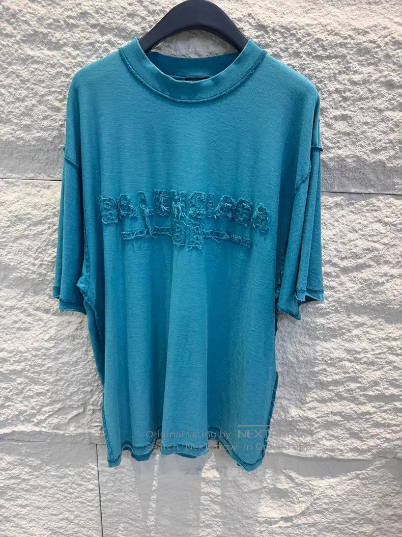 Balenciaga Balenciaga Teal Short Sleeve T-Shirt Size US S / EU 44-46 / 1 - 1 Thumbnail
