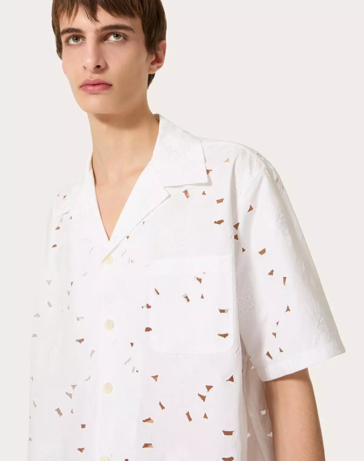 Valentino oc11z0625 San Gallo Cotton Bowling Shirt in White Size US M / EU 48-50 / 2 - 7 Thumbnail