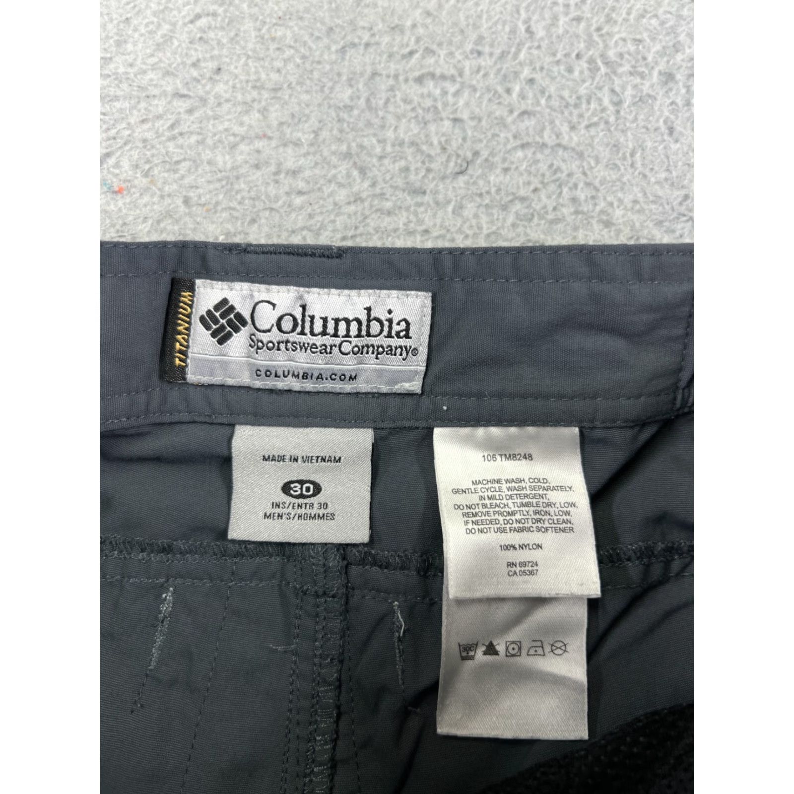 Vintage Columbia Cargo Shorts Men 30 Gray Nylon Zip Pockets Hiking, River, Kayak, Outdoor, 100% Nylon, Cargo, Regular Fit, Spring Summer Fall Winter, Gray Size US 30 / EU 46 - 3 Thumbnail