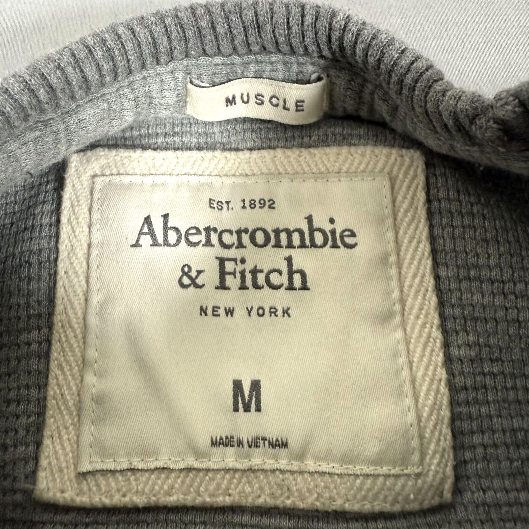 Abercrombie & Fitch Abercrombie & Fitch Shirt Mens M Gray Waffle Knit Thermal Crewneck Moose Y2K Vintage: No? No, Vintage: No Size US M / EU 48-50 / 2 - 7 Thumbnail