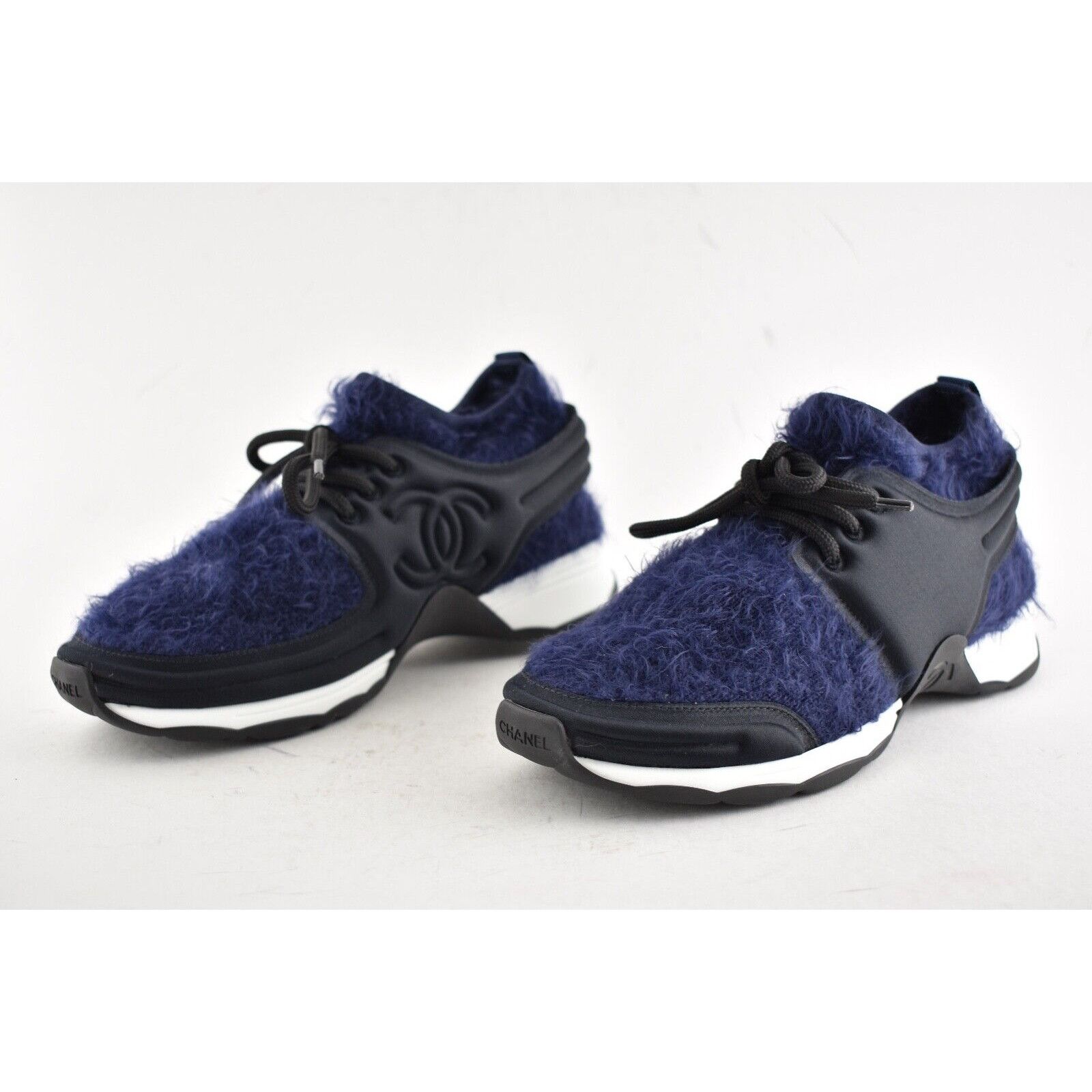Chanel 18A Stretch Fabric Knit CC Satin Flat Trainer Sneaker 37 Size US 7 / IT 37 - 8 Thumbnail