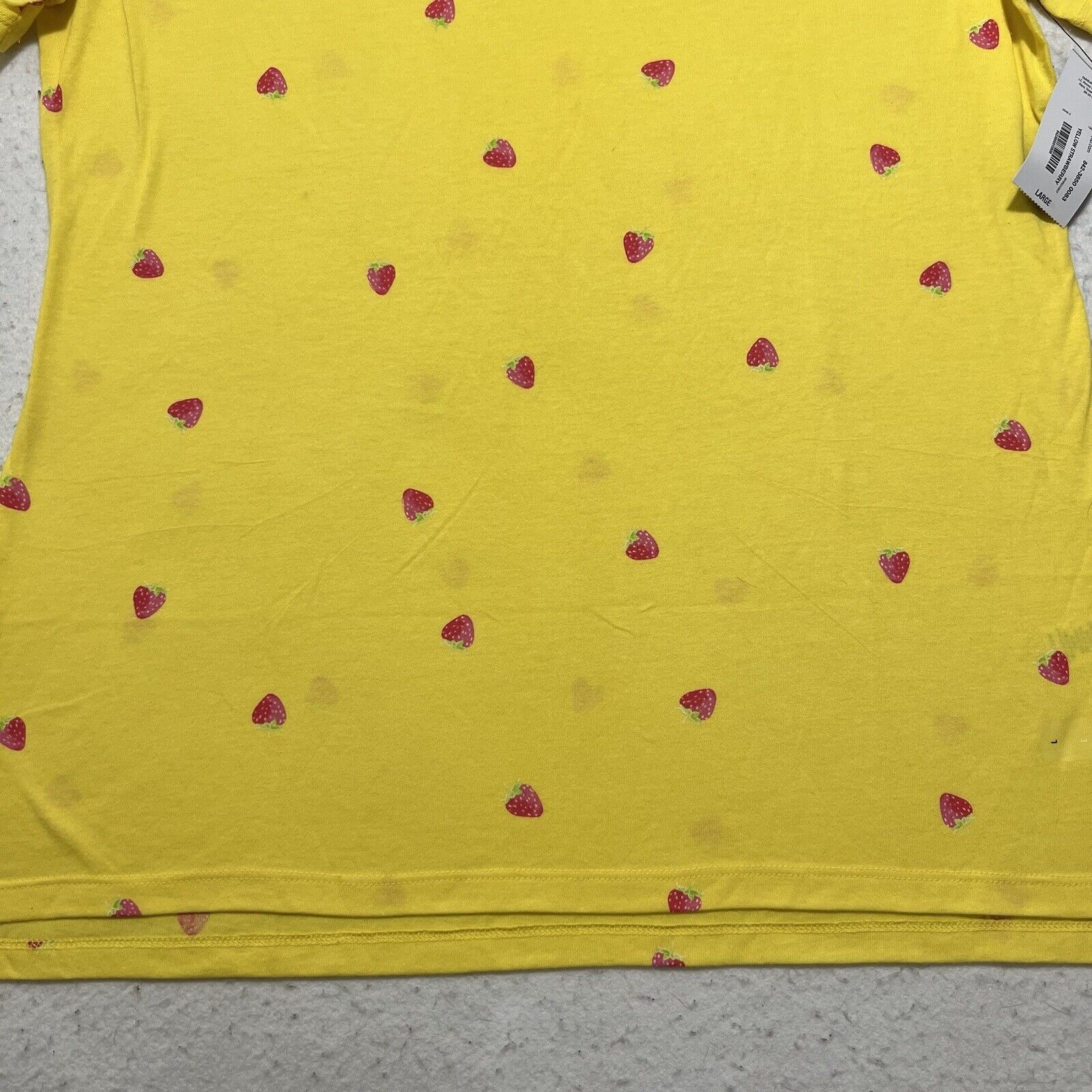 Other a.n.a. Large V-Neck Tee Strawberry Pattern Yellow T Shirt Size L / US 10 / IT 46 - 6 Thumbnail