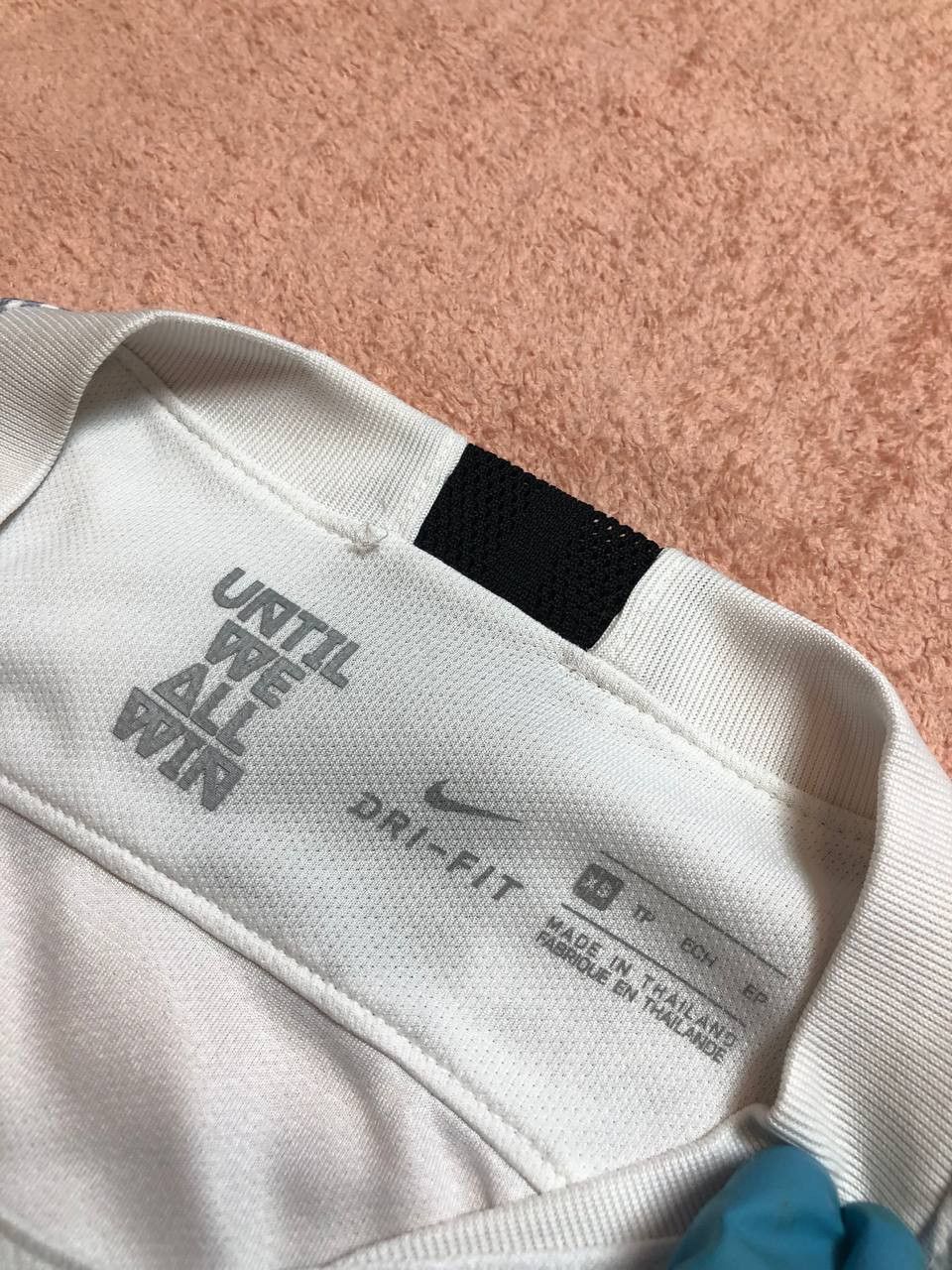 Nike Nike Womens Black History Month Shirt SPORTWEAR Size XS / US 0-2 / IT 36-38 - 2 Thumbnail