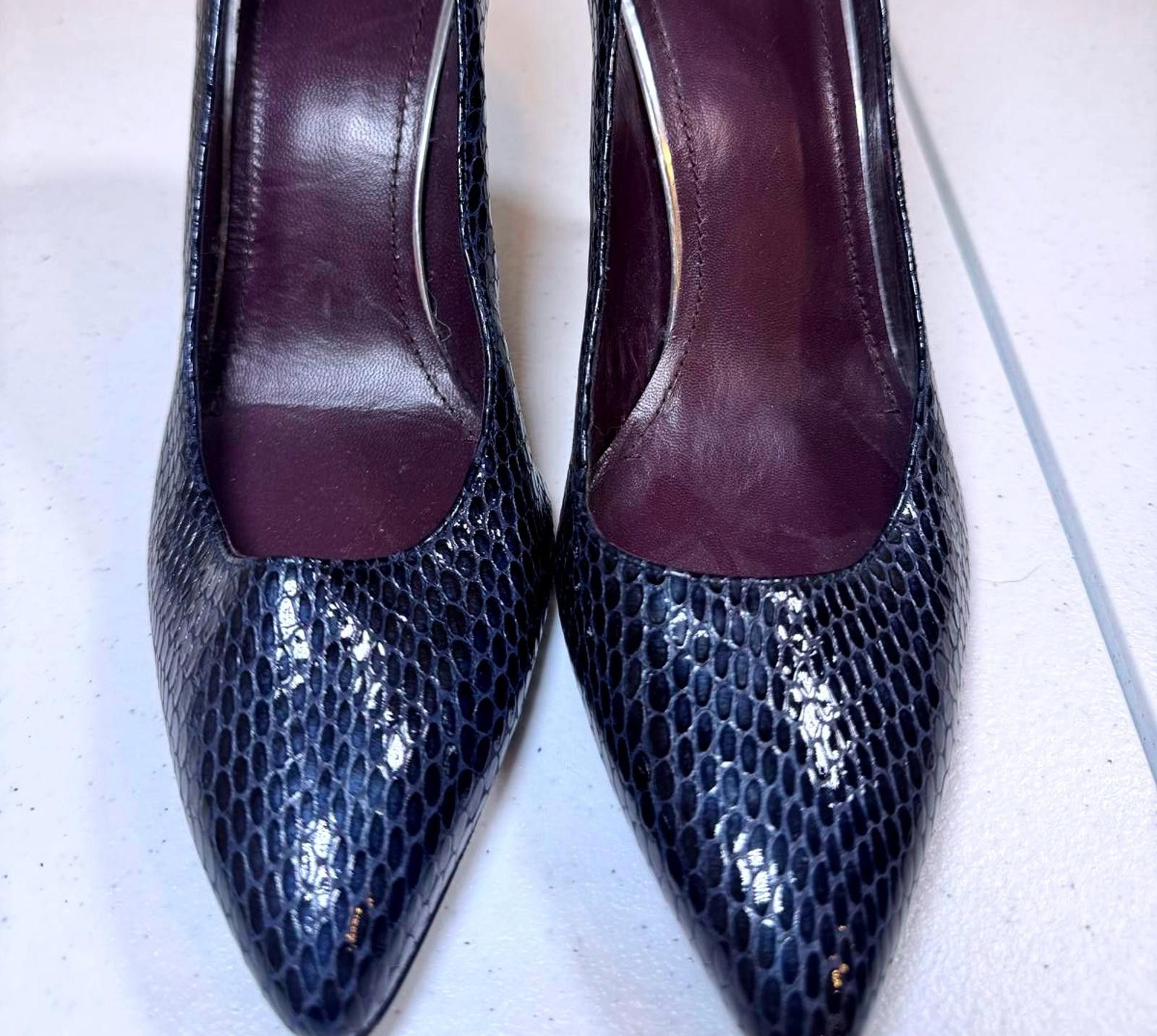 Stuart Weitzman Stuart Weitzman Navy Python Print Pointed Toe Pumps Size US 10.5 / IT 40.5 - 1 Thumbnail