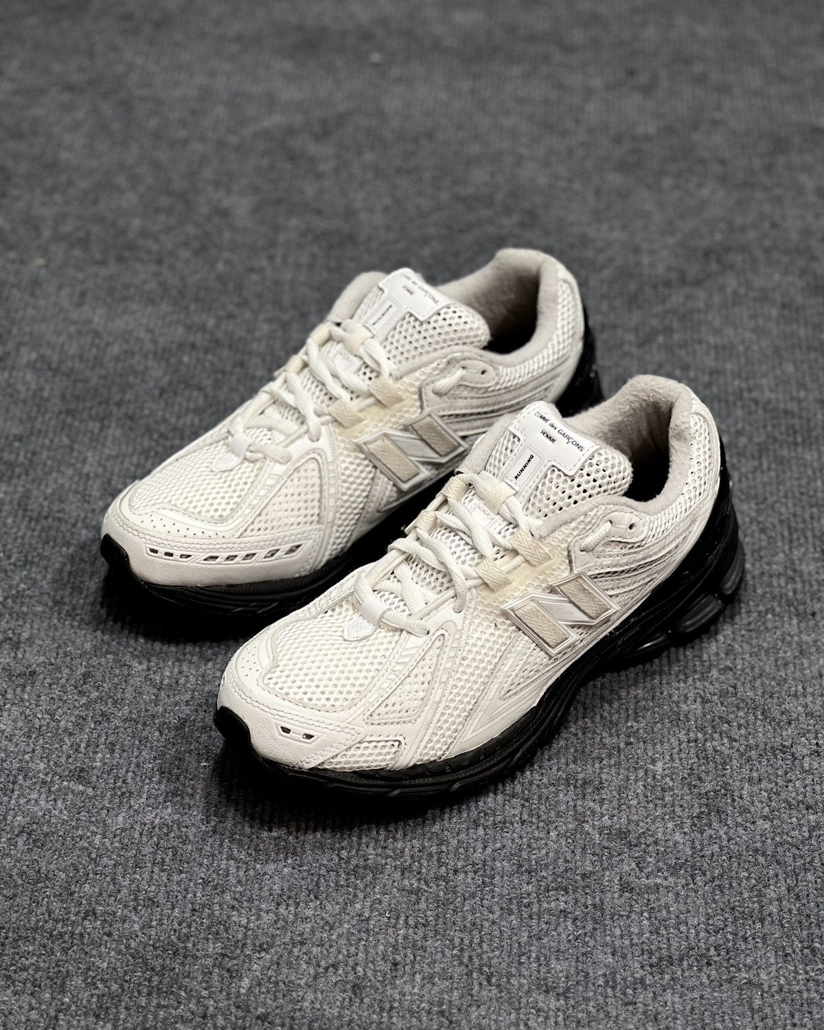 Comme des Garcons × New Balance New Balance x Comme des Garcons Homme 1906R White Size US 10 / EU 43 - 1 Thumbnail