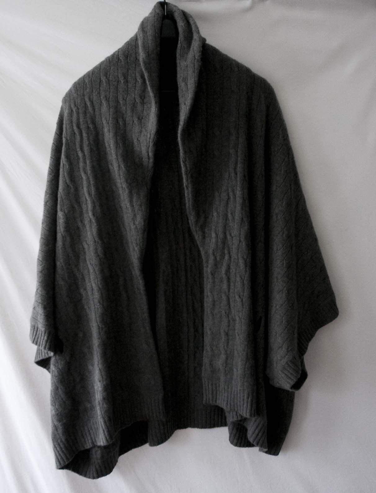 Ralph Lauren Black Label Ralph Lauren Black Label Sweater Poncho 100% Cashmere Size M Size M / US 6-8 / IT 42-44 - 1 Thumbnail