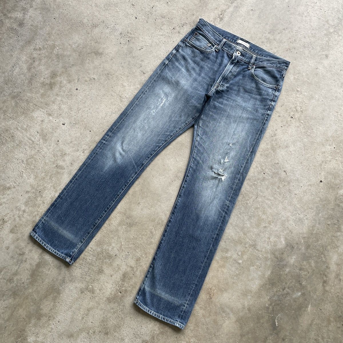 Japanese Brand Vintage Japanese Distressed Jeans Denim Faded Pants W32 Size US 32 / EU 48 - 2 Thumbnail