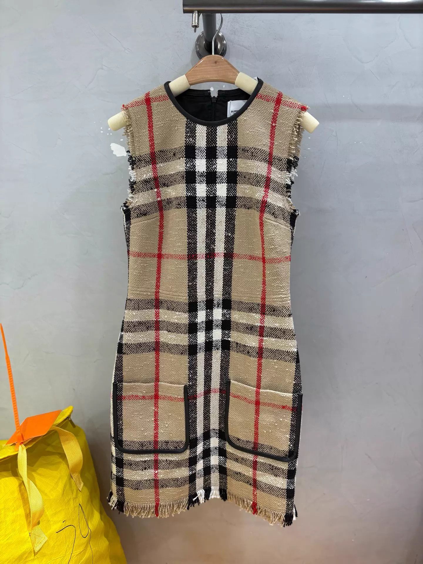 Burberry Burberry Sleeveless Check Waist-Tied Dress 34 Size XXS / US 00 / IT 34 - 1 Thumbnail