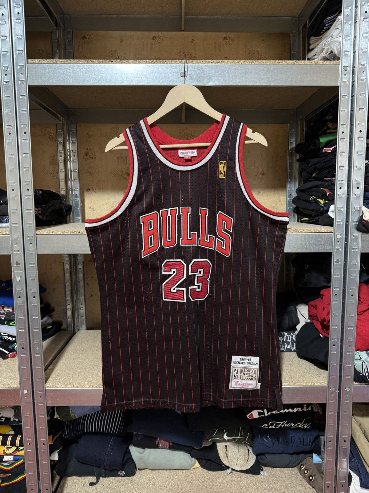 Mitchell & Ness × NBA × Vintage Vtg NBA Mitchell & Ness Jordan 1996 1997 Basketball Jersey Size US XL / EU 56 / 4 - 1 Thumbnail