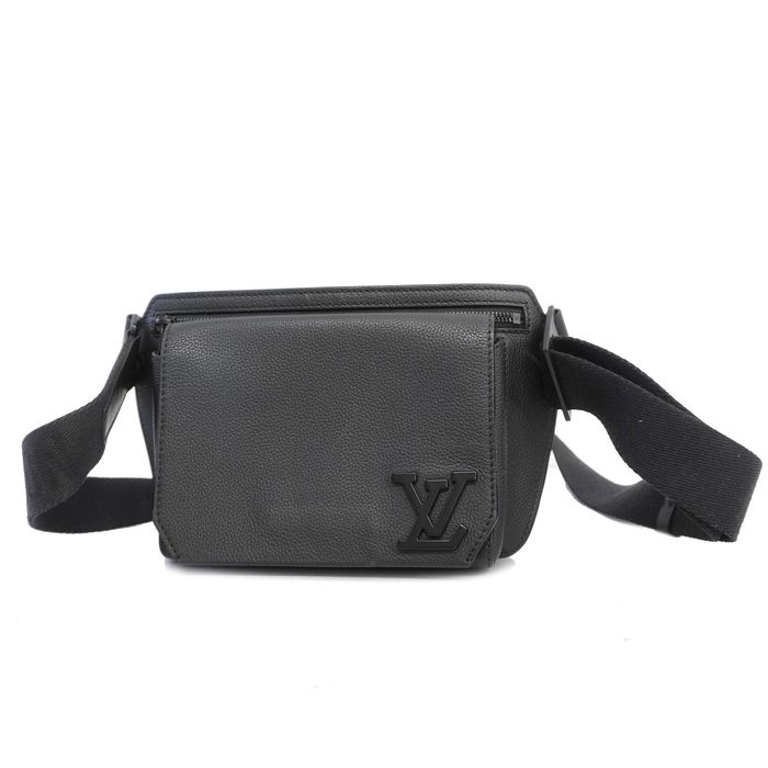 Louis Vuitton Louis Vuittonauth Aerogram Takeoff Sling M57081 Mens Sling Bag Noir Grailed 3585