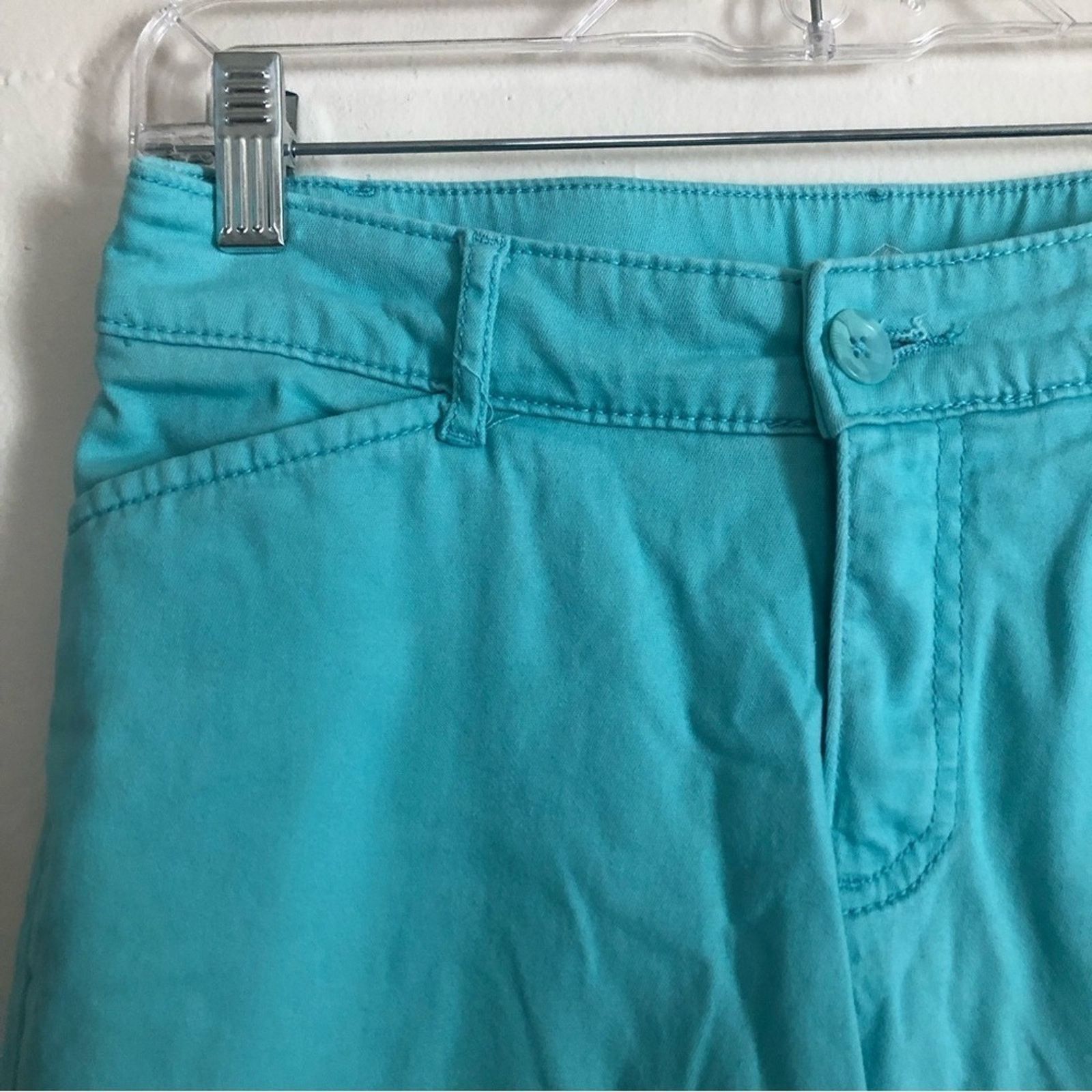 St. Johns Bay St Johns Bay Aqua Sail Turquoise Blue Cropped Capri Pants Size 27" / US 4 / IT 40 - 2 Thumbnail