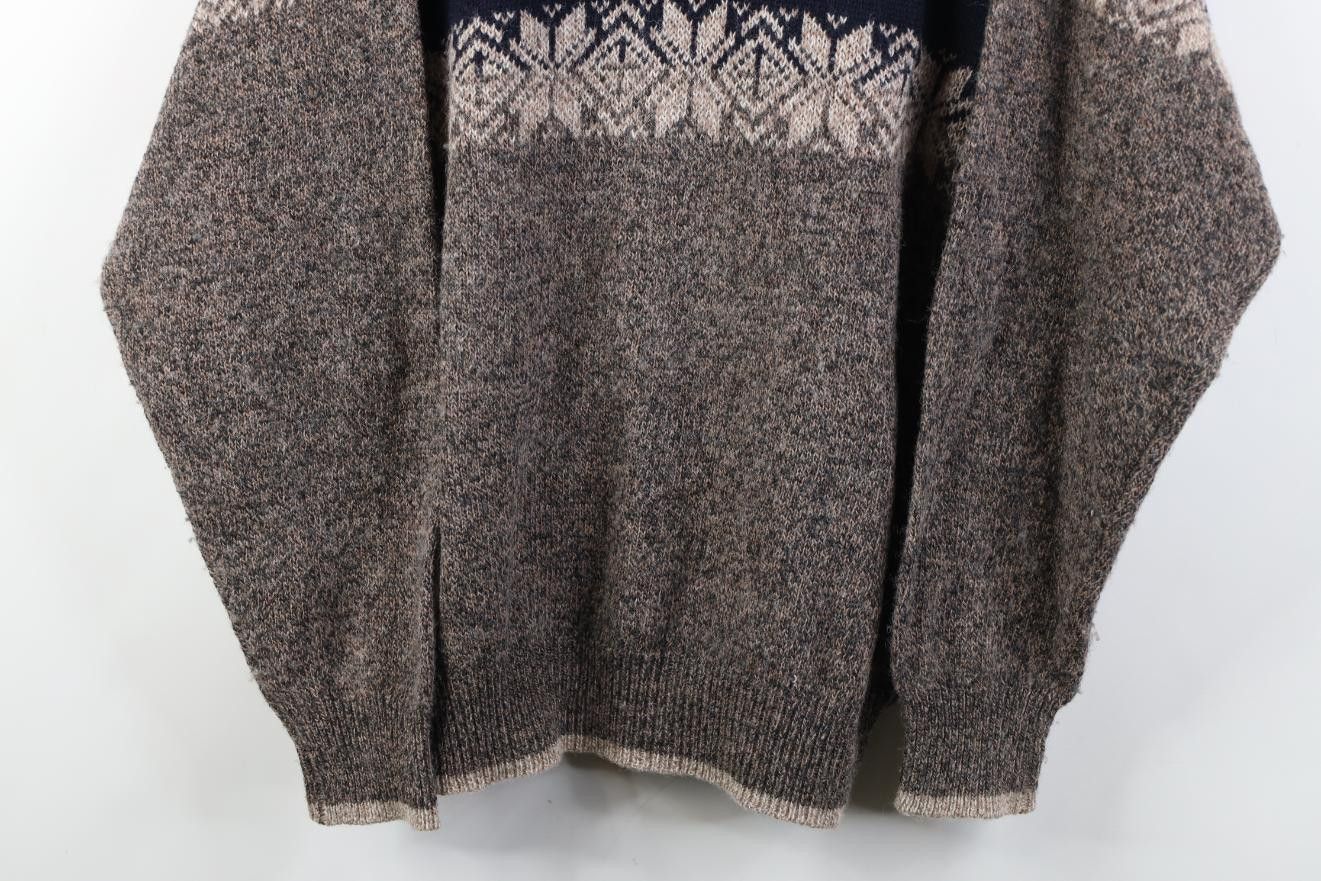Vintage Vintage 90s Streetwear Snowflake Fair Isle V-Neck Sweater Size US M / EU 48-50 / 2 - 3 Thumbnail