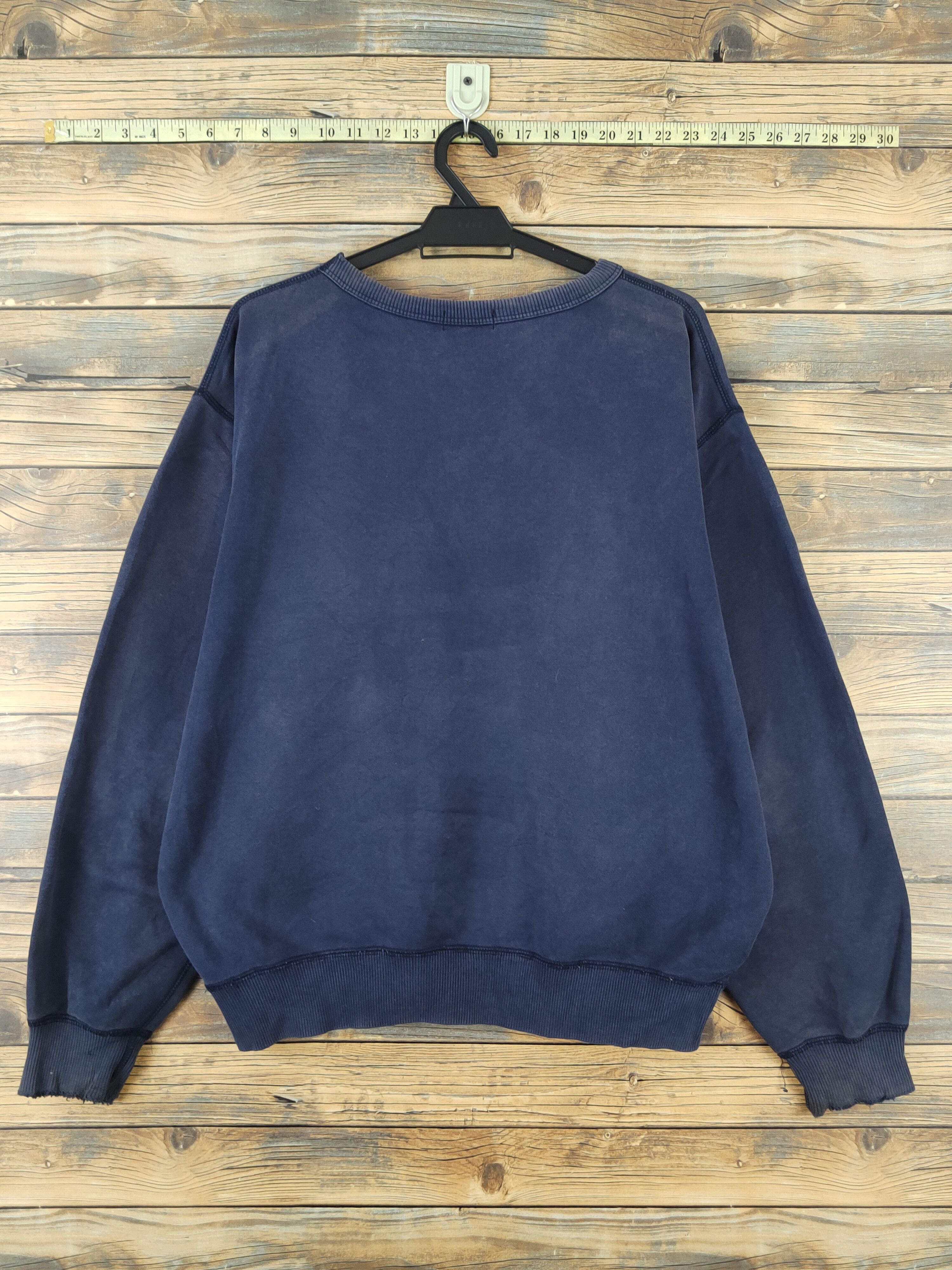 Japanese Brand × Vintage Uniqlo vintage ripped Navy Faded Sweatshirts #W961 Size US L / EU 52-54 / 3 - 8 Thumbnail