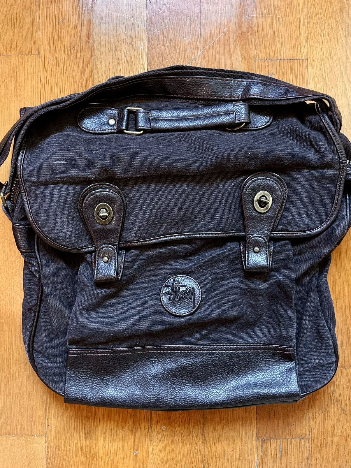 image of Stussy Vintage Stüssy Canvas Messenger Bag With Leather Inserts in Black, Men's