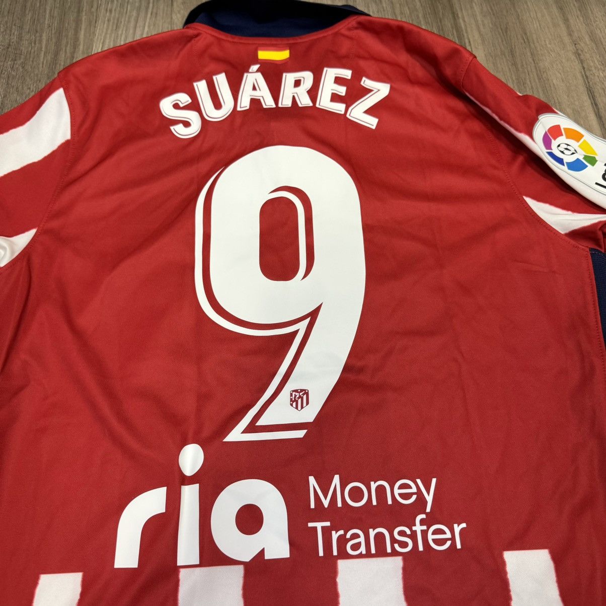 Nike Atletico Madrid 20/21 home shirt #9 Suarez Size US M / EU 48-50 / 2 - 4 Thumbnail