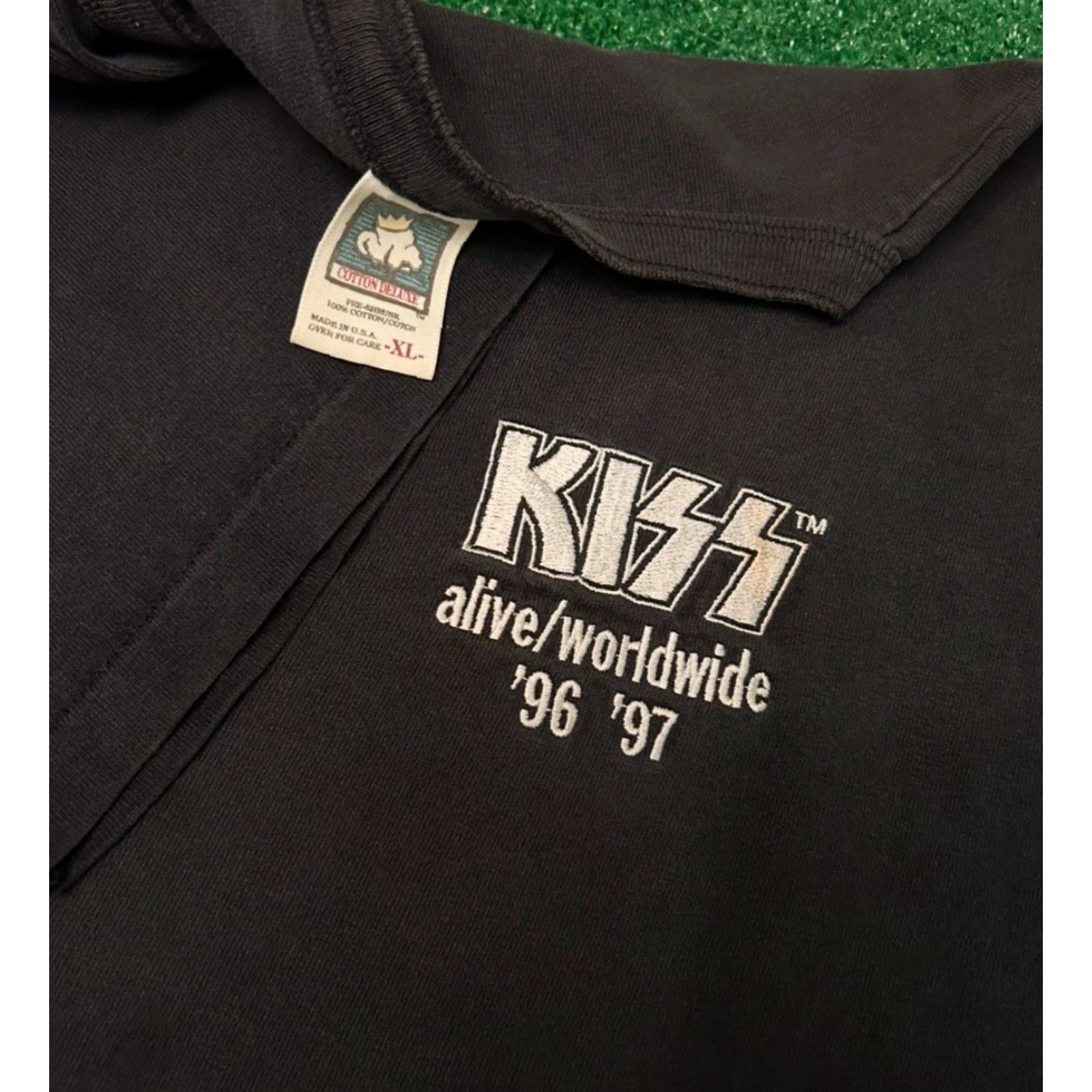 Vintage VINTAGE Kiss Band Tee Alive World Tour 1996 1997 Embroidered Shirt Mens XL Black 90s USA Music Rock T-Shirt Mens XL Size US XL / EU 56 / 4 - 3 Thumbnail