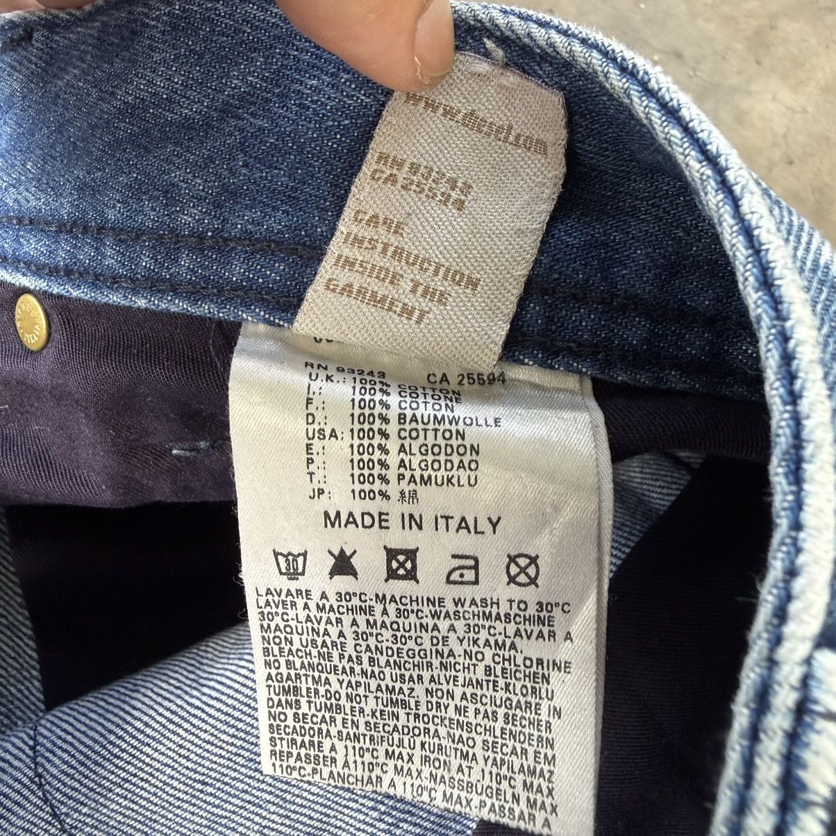 Diesel Vintage Diesel Button Fly Faded Ripped Denim Jean Pants W34 Size US 34 / EU 50 - 16 Thumbnail