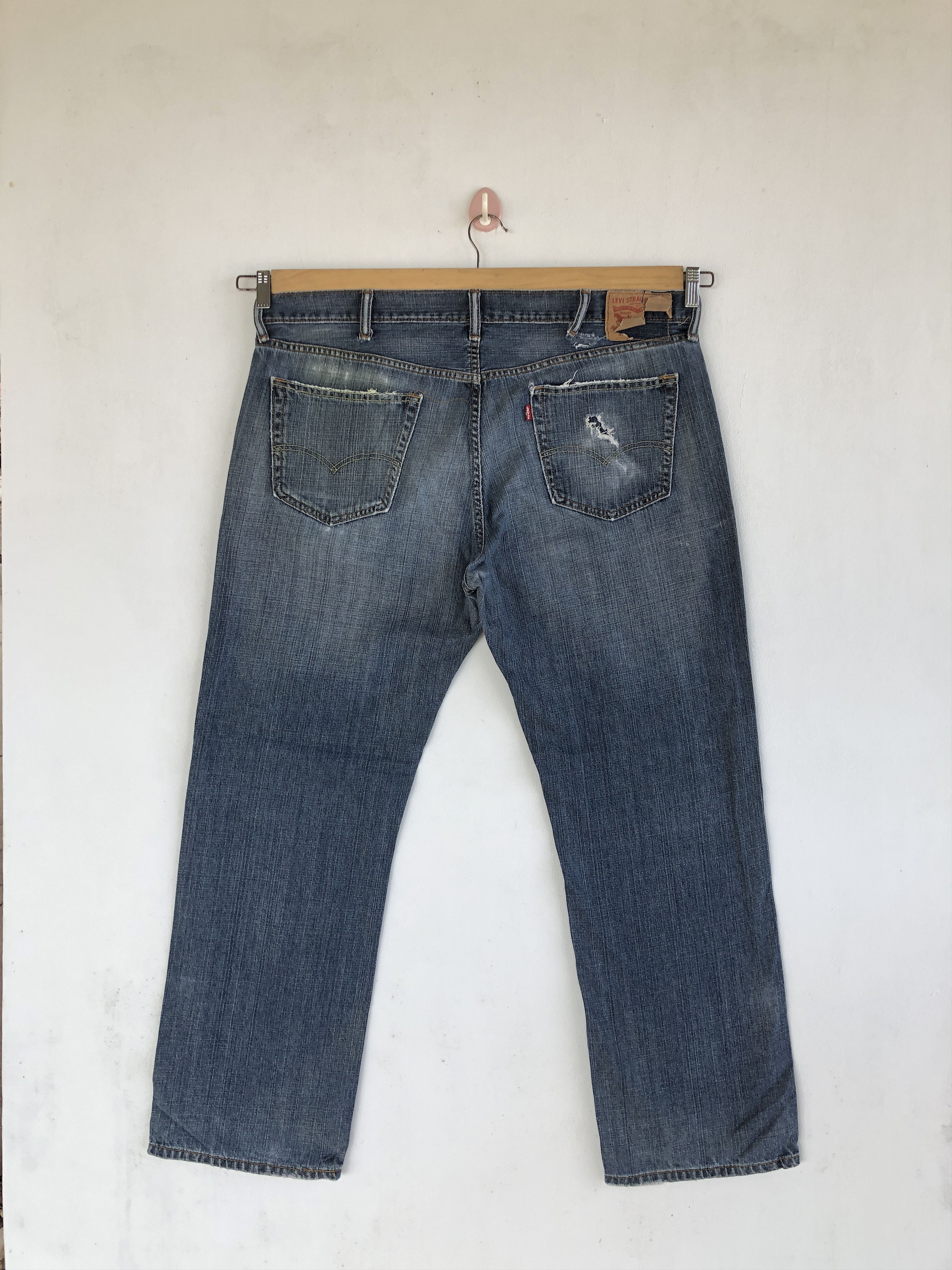 Levi's Vintage Levis Baggy Distressed Jeans Levi's 559 Faded Denim Size US 40 / EU 56 - 2 Thumbnail