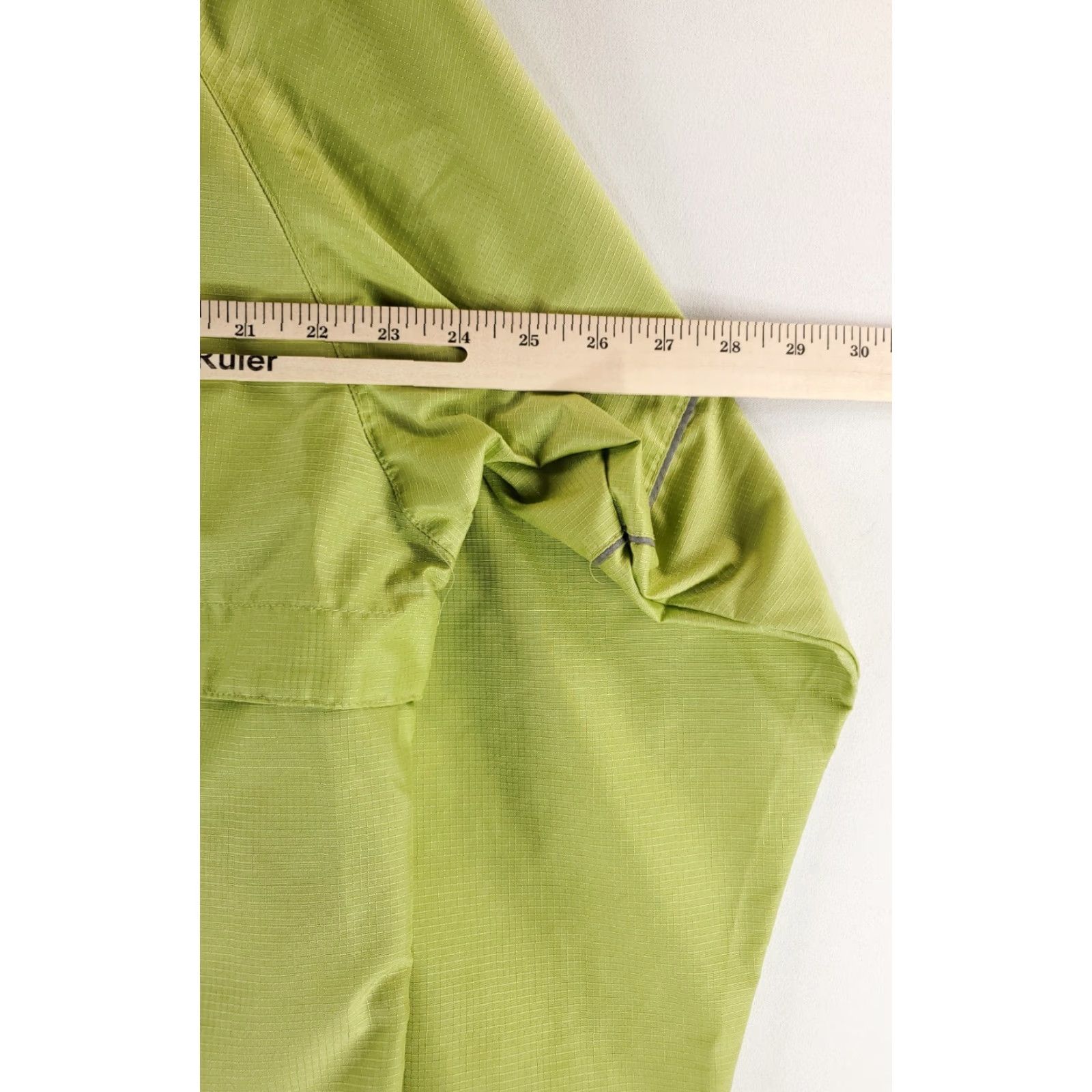 Nike **Nike Green 1/2 Zip Windbreaker Pullover Jacket Adult XL** User: **Nike Green 1/2 Zip Windbreaker Pullover Jacket XL** Size US XL / EU 56 / 4 - 5 Thumbnail