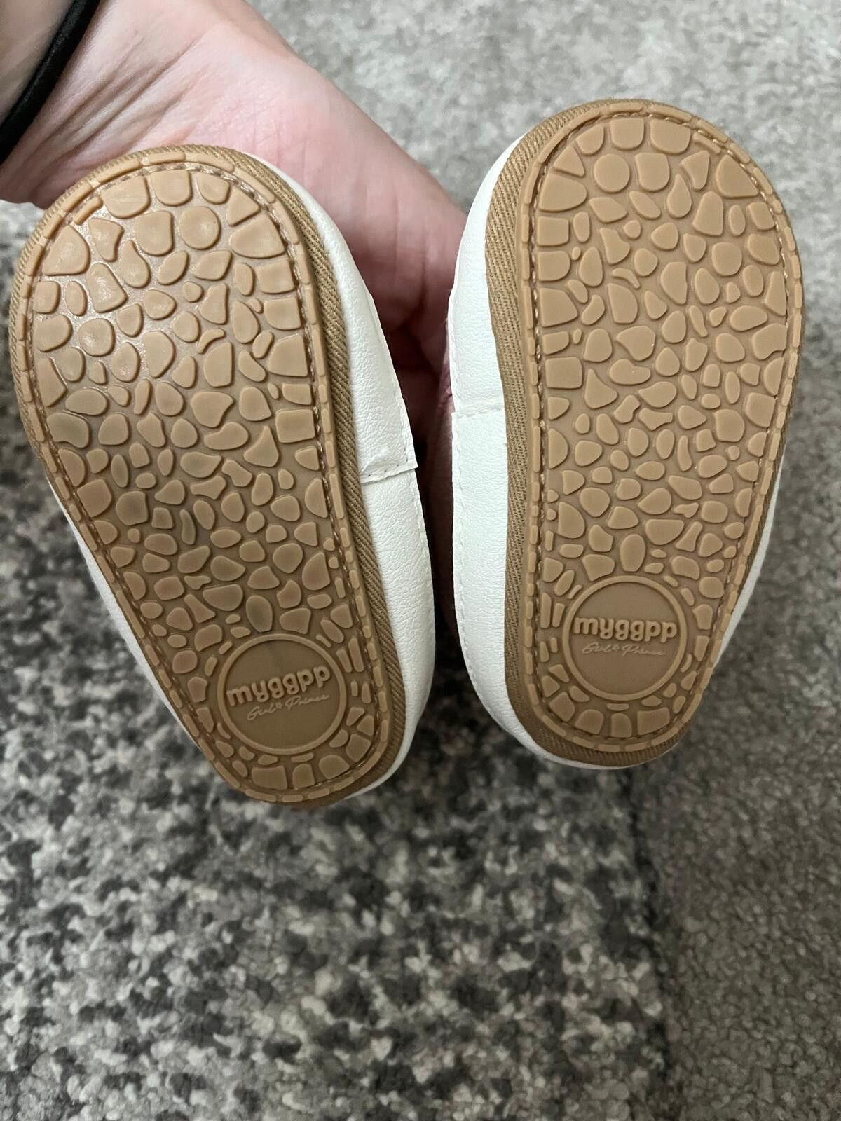 Other Baby Pink Sneakers 0-3M Velcro Soft Sole Shoes Size ONE SIZE - 6 Thumbnail