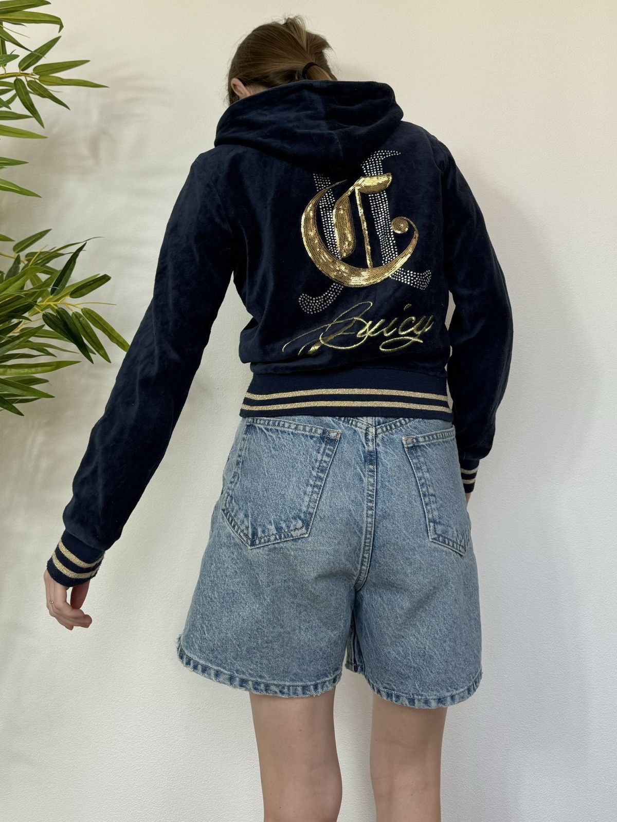 Vintage VINTAGE VELOUR JUICY COUTURE CROPPED 2000s ZIP UP HOODIE Grailed