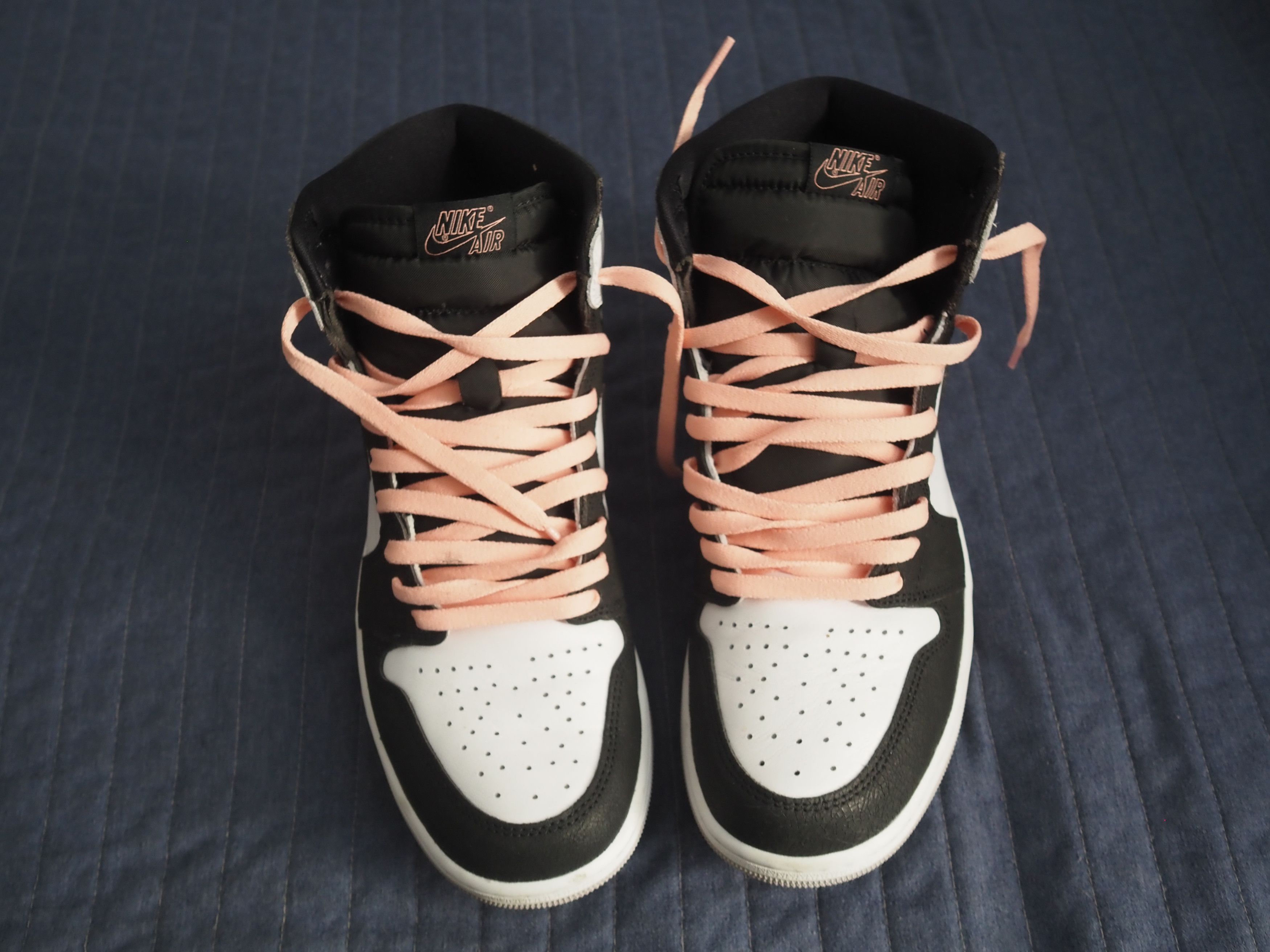 Jordan Retro High OG Bleached Coral