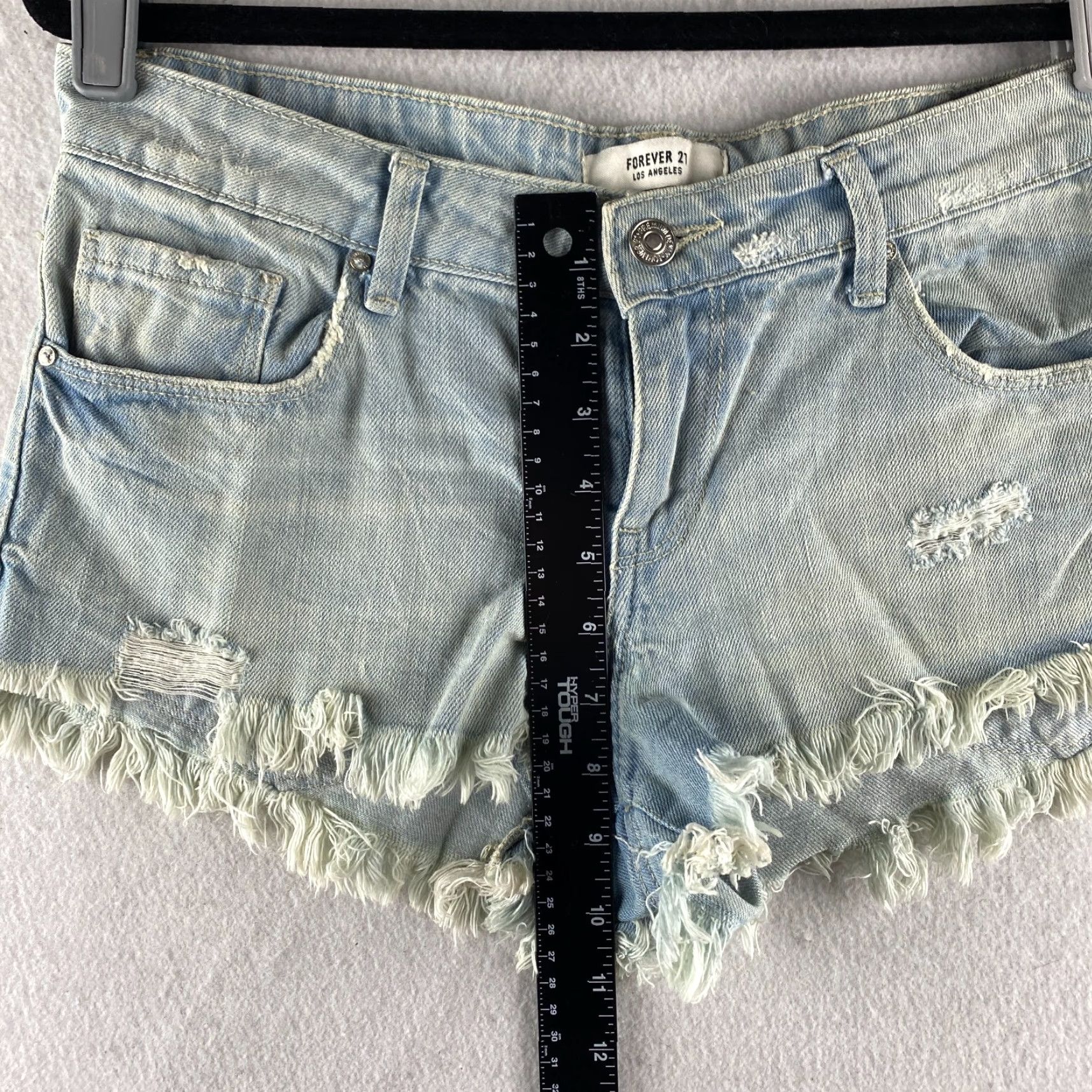 Forever 21 FOREVER 21 Jean Shorts Womens 27 Blue Cut-Off Denim Ripped Light Size 27" / US 4 / IT 40 - 7 Thumbnail
