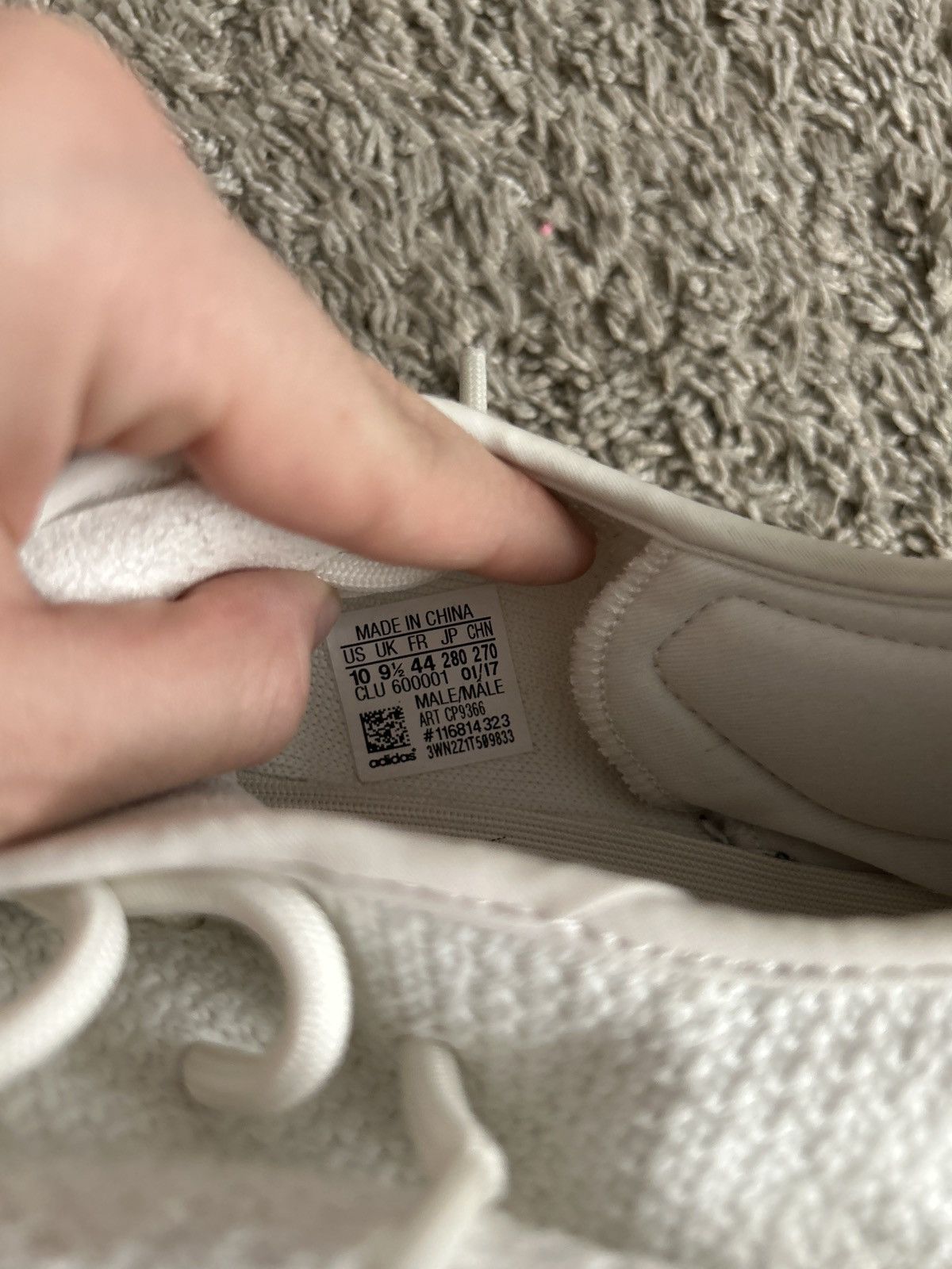 Yeezy Yeezy Boost 350 V2 Size US 10 / EU 43 - 4 Thumbnail