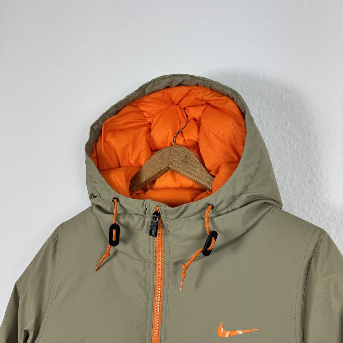Nike Men’s Nike Nylon Puffer 550 Down Beige Hooded Jacket Size S Size US S / EU 44-46 / 1 - 8 Thumbnail