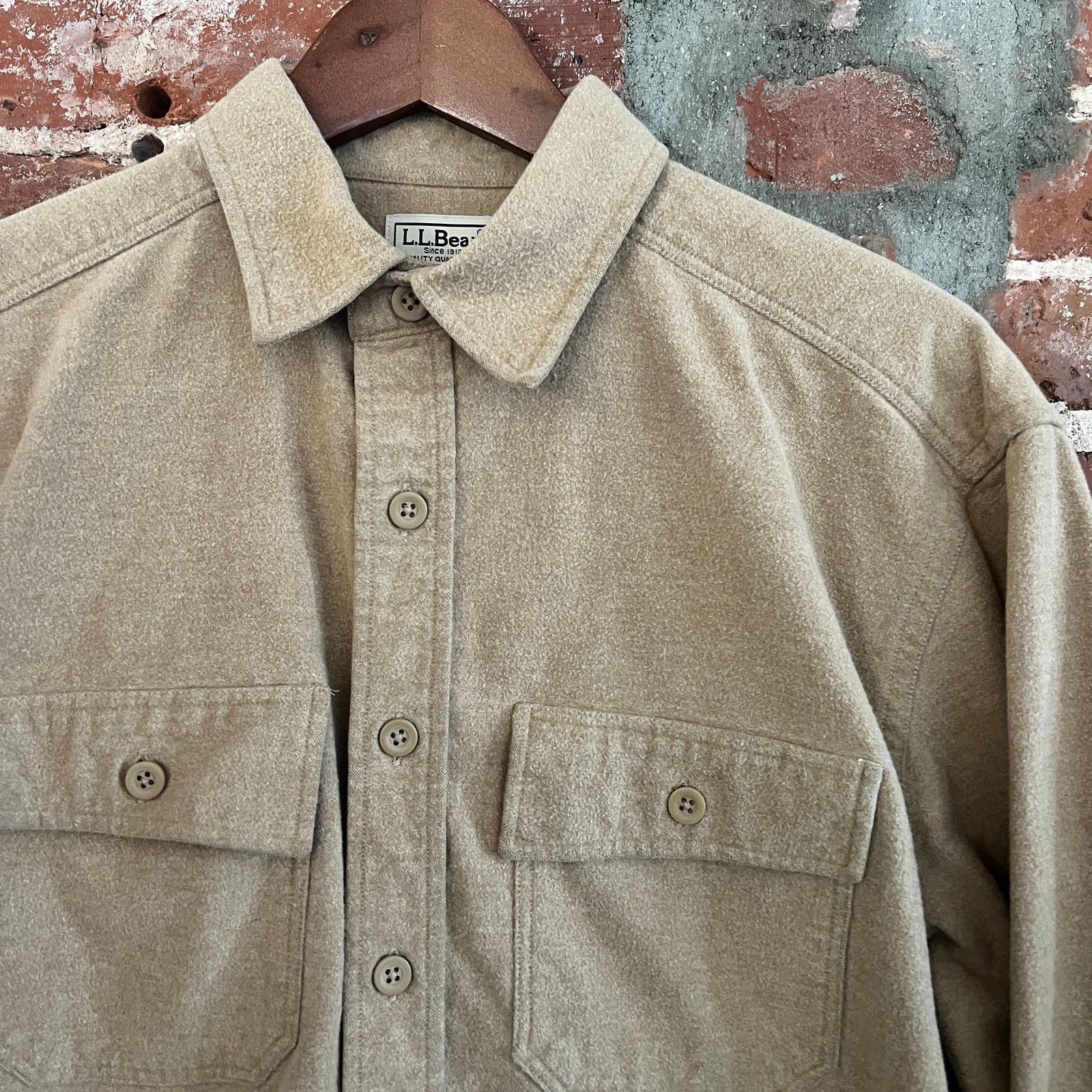 L.L. Bean Vintage L.L. BEAN Men's Beige Chamois Shirt M 23x31 Size US M / EU 48-50 / 2 - 1 Thumbnail