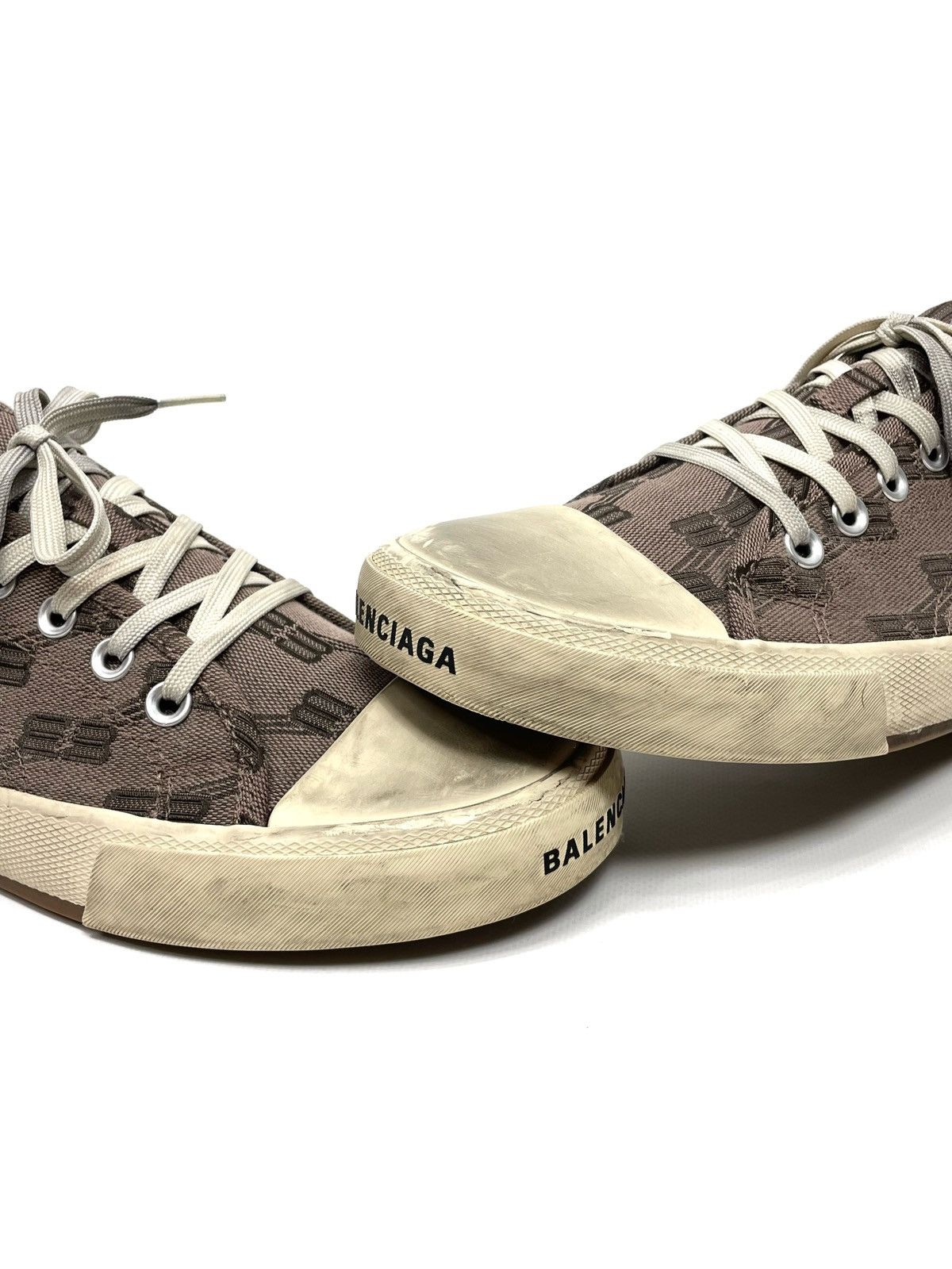 Balenciaga Balenciaga All Over BB Logo Low Top Sneakers - EU 41 (UK 8) Size US 11 / IT 41 - 4 Thumbnail