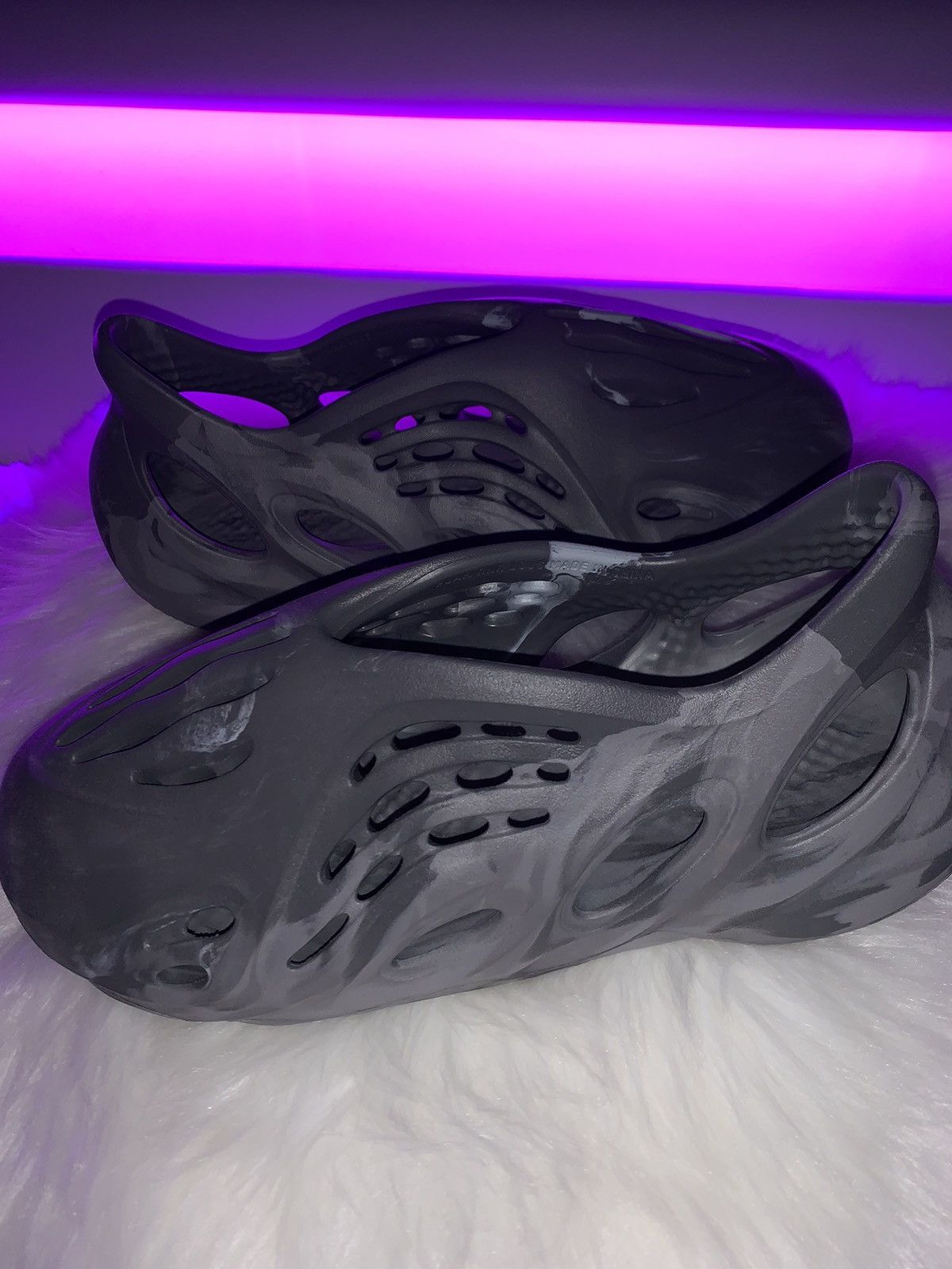 Yeezy Foamrunner MX Granite Size 10M