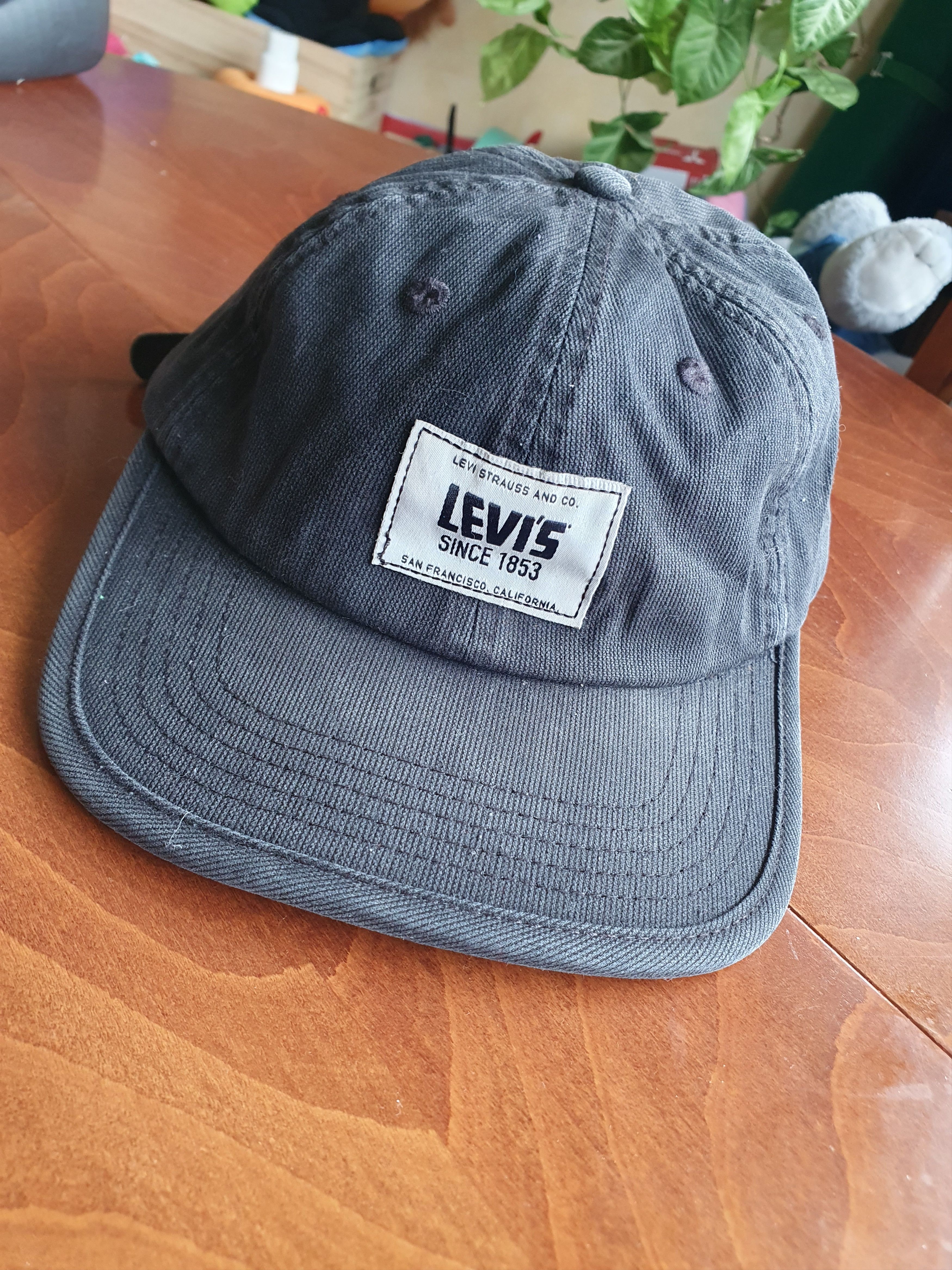 Levi's × Swagger Levi's Red Tab Patch Strapback Hat Dad cap Size ONE SIZE - 1 Thumbnail