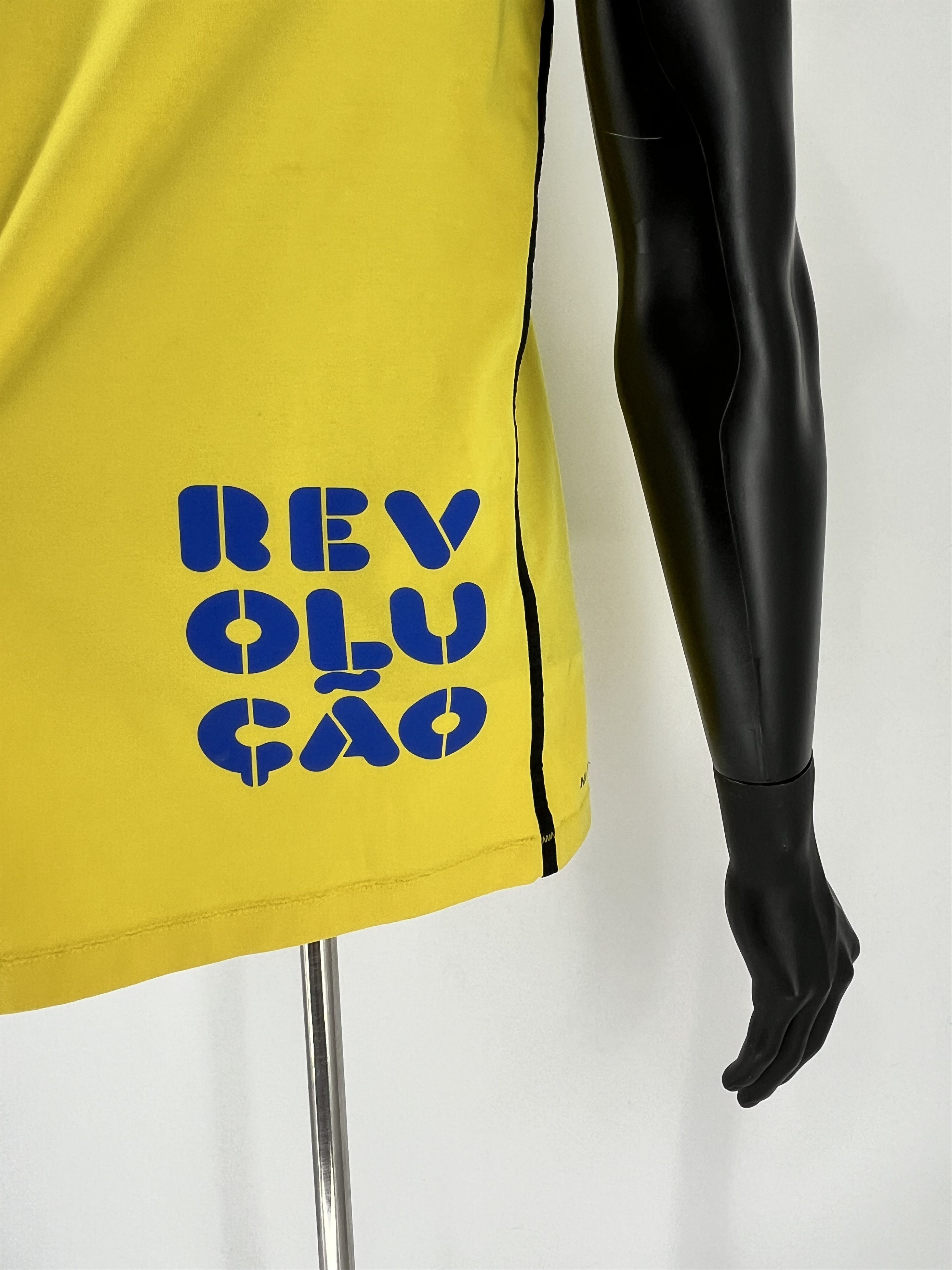 Nike × Vintage Nike fit International House Of 5 Revolucao De Futebol Tee Size US M / EU 48-50 / 2 - 8 Thumbnail